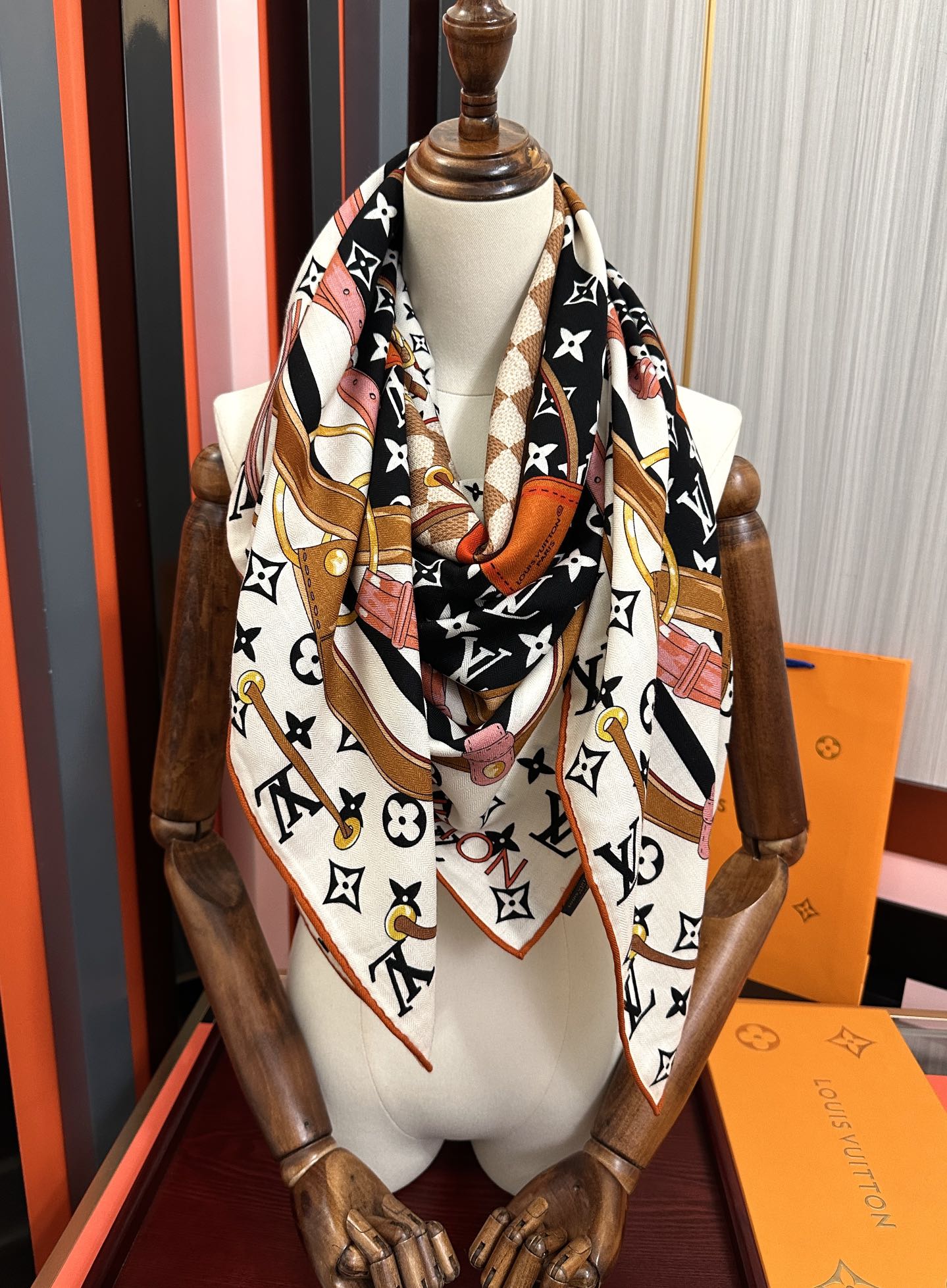 ❤️上新 太好看了 L v 高品质 2025顶级设计 ZG同步【双面同色】经典优雅[礼物]~气质到骨子里