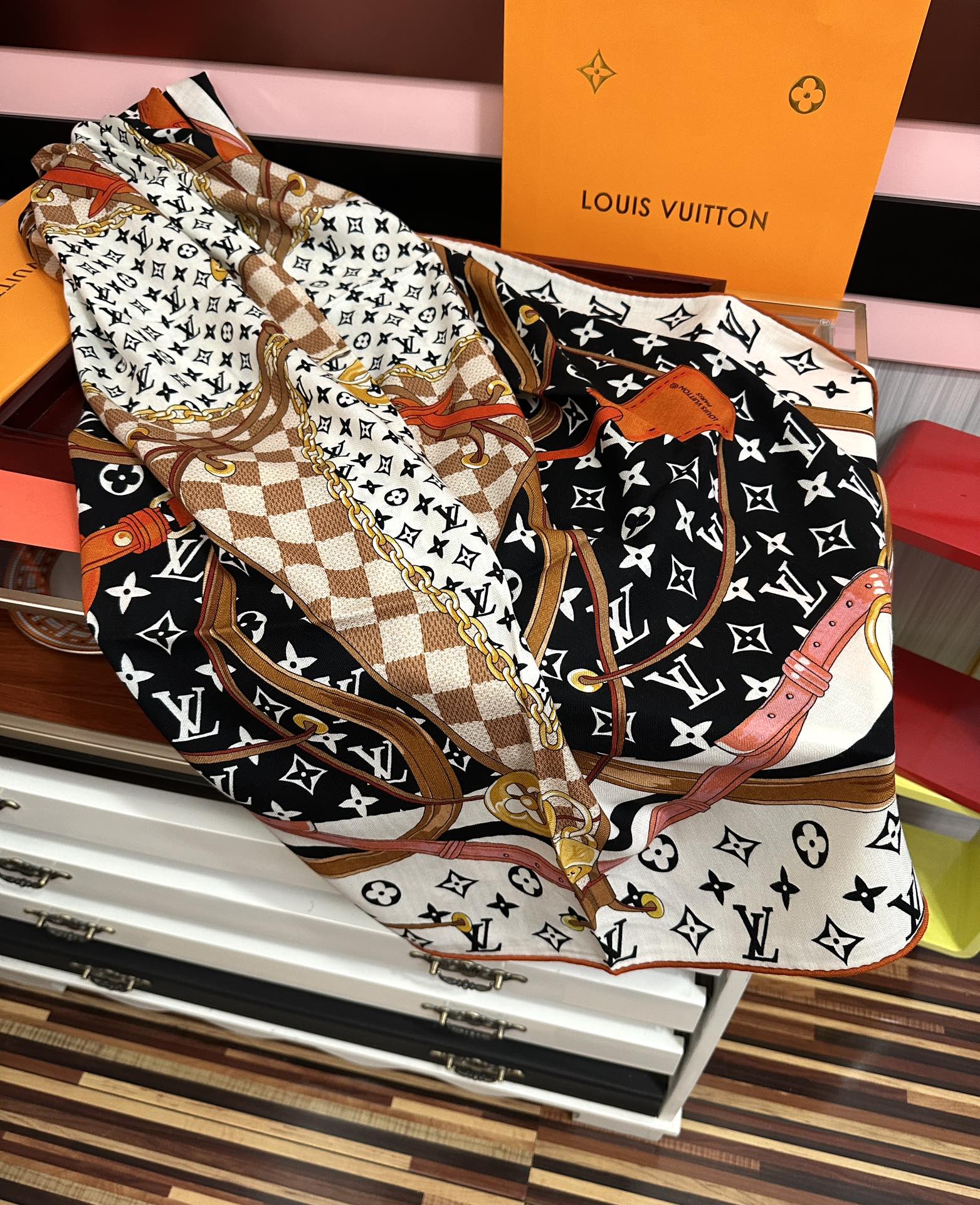 ❤️上新 太好看了 L v 高品质 2025顶级设计 ZG同步【双面同色】经典优雅[礼物]~气质到骨子里