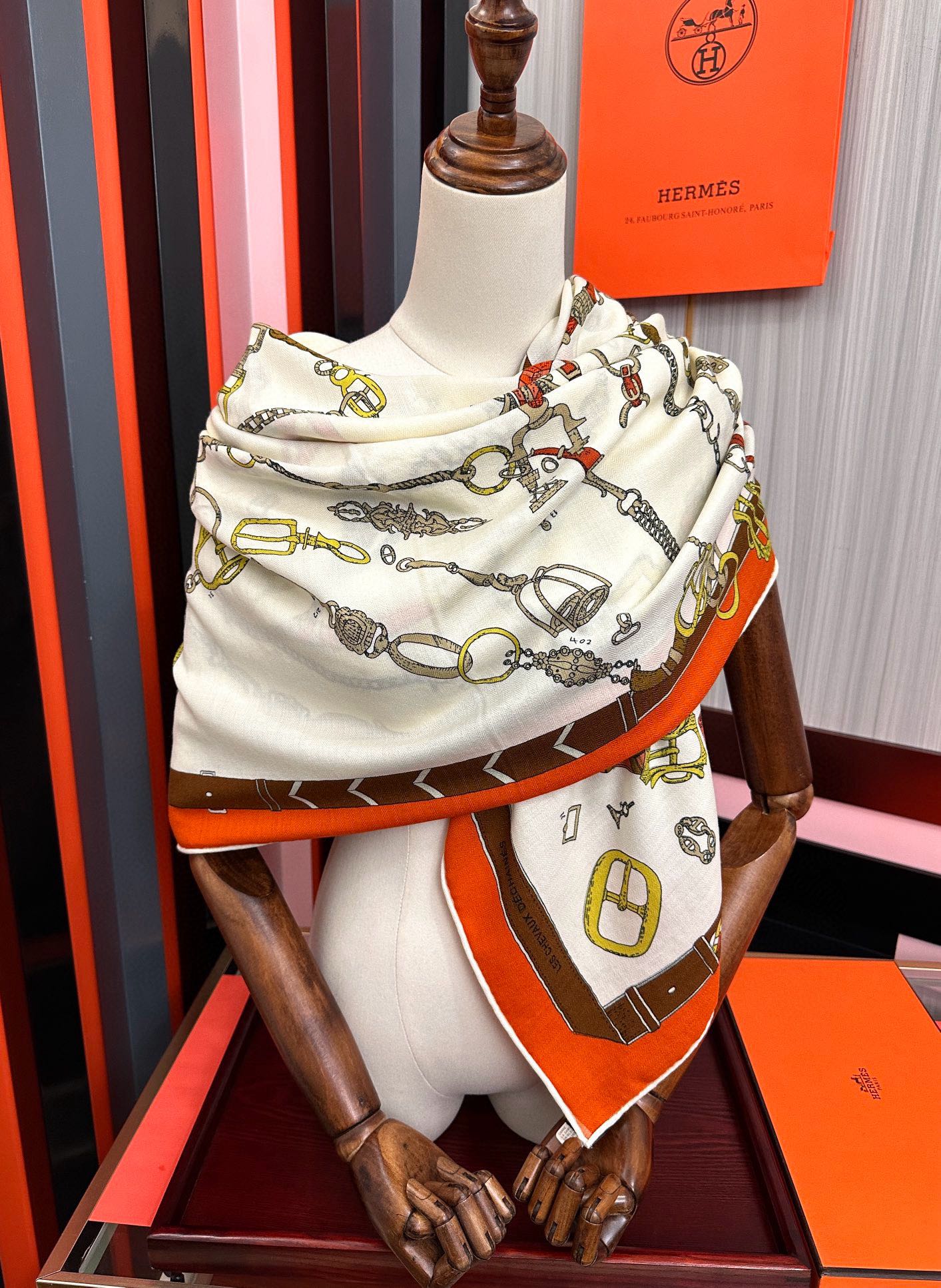 新款❤️ 爱马士2025【双面同色】ZG同步最新款 买了都说好看顶级工艺超值[嘴唇]专柜爆款🎁🎁羊绒方巾