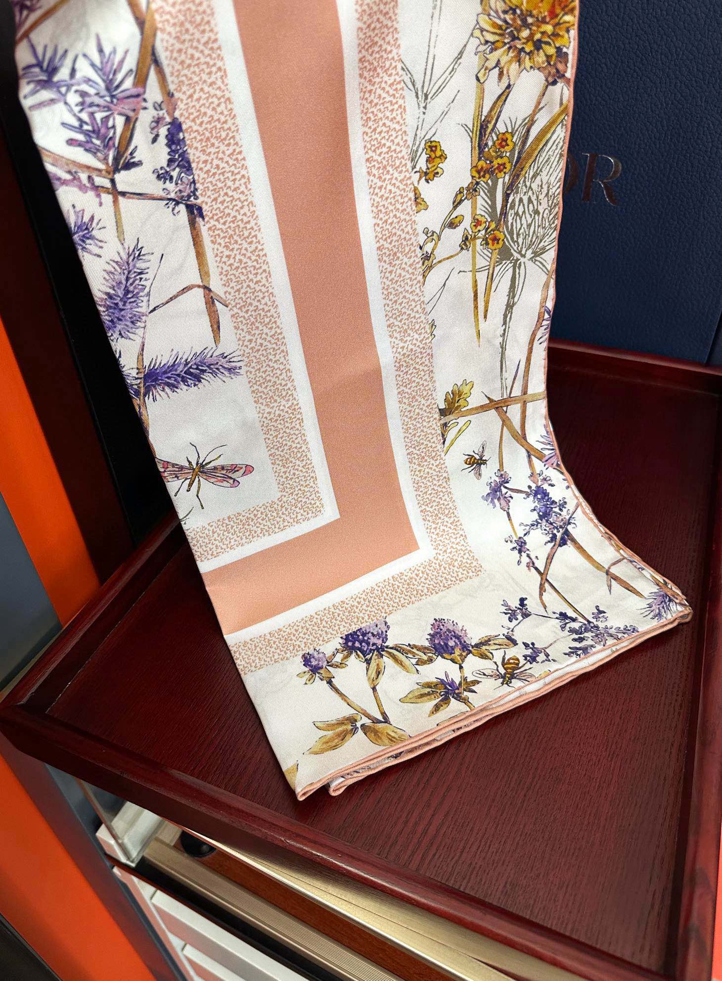 。高版本 迪奥 太美了 2025春夏季新款，太美了[玫瑰]买到都说好👍下手一定要快高端 大爱❤️女人尤物