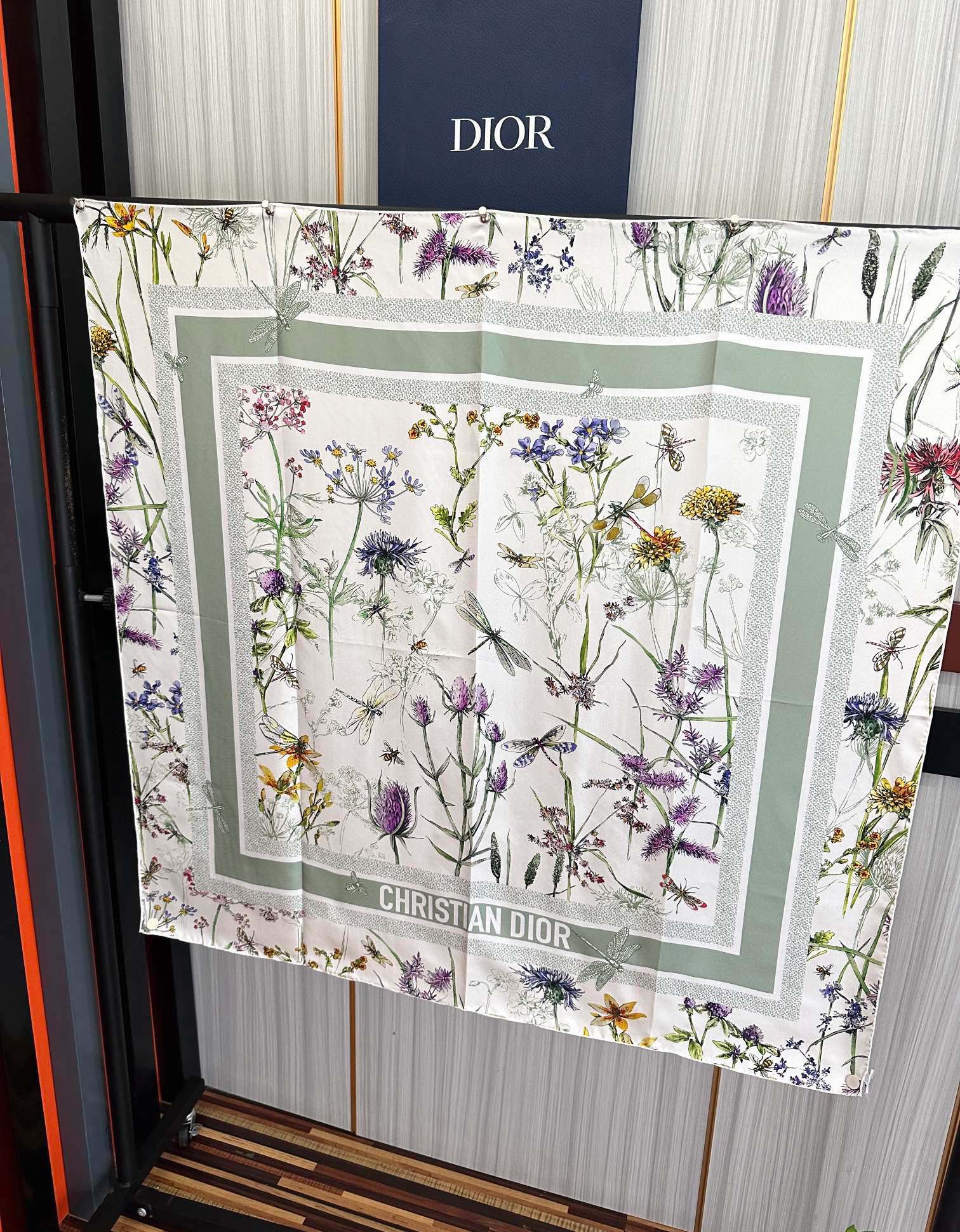 。高版本 迪奥 太美了 2025春夏季新款，太美了[玫瑰]买到都说好👍下手一定要快高端 大爱❤️女人尤物