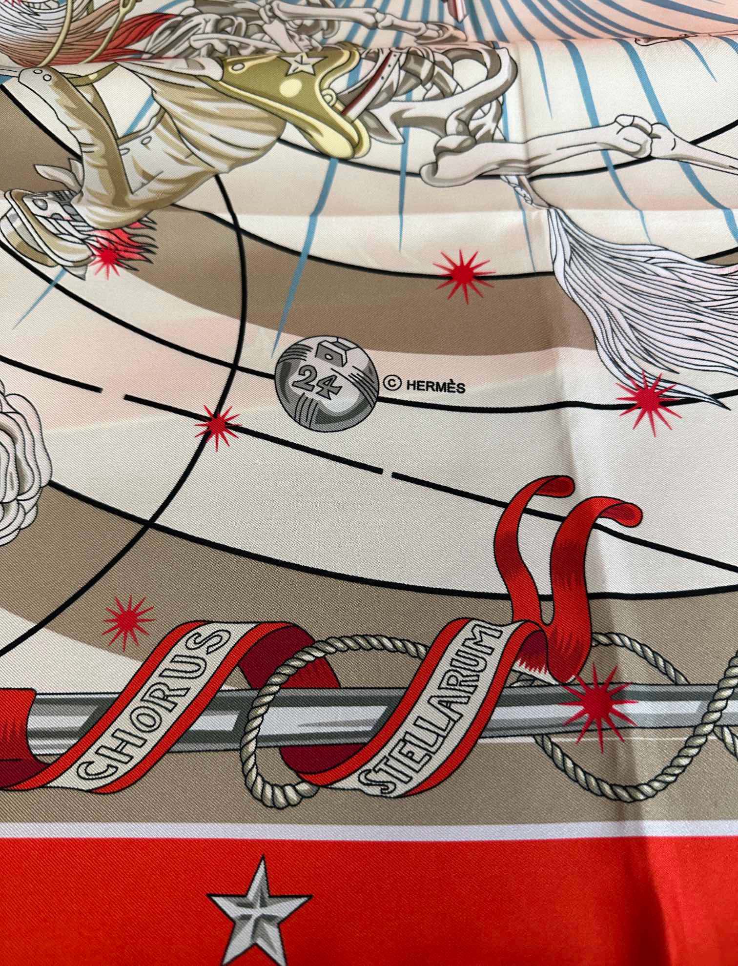 高版本。2010爱马仕【星辰合唱曲】90典藏方巾通过别致的经典色彩向原创设计致敬[太阳]作品未经重新诠释