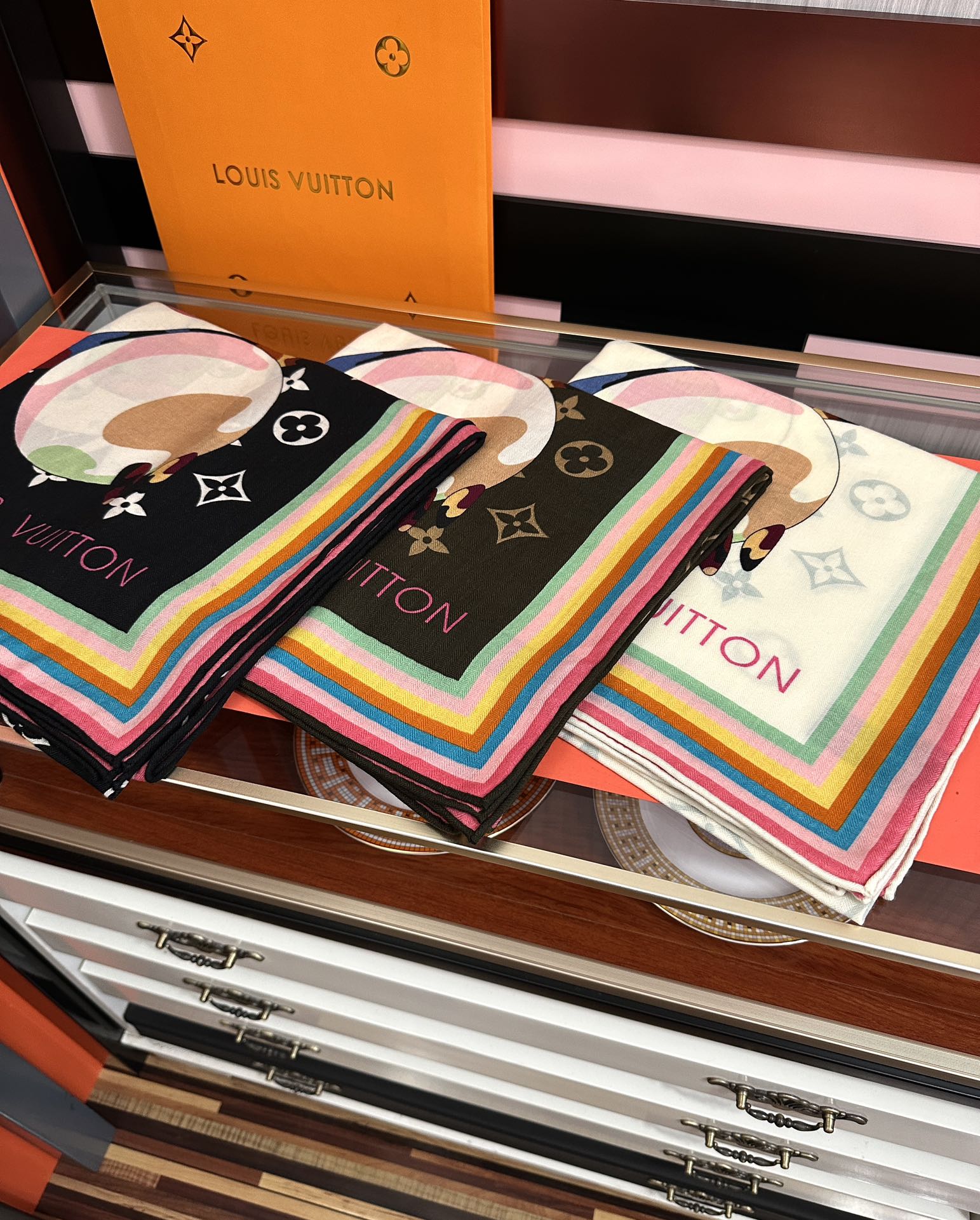 新款❤️LV 太美了ZG同步 【双面同色】今年最流行的花型 经典优雅[礼物]~气质到骨子里[色]新一季的