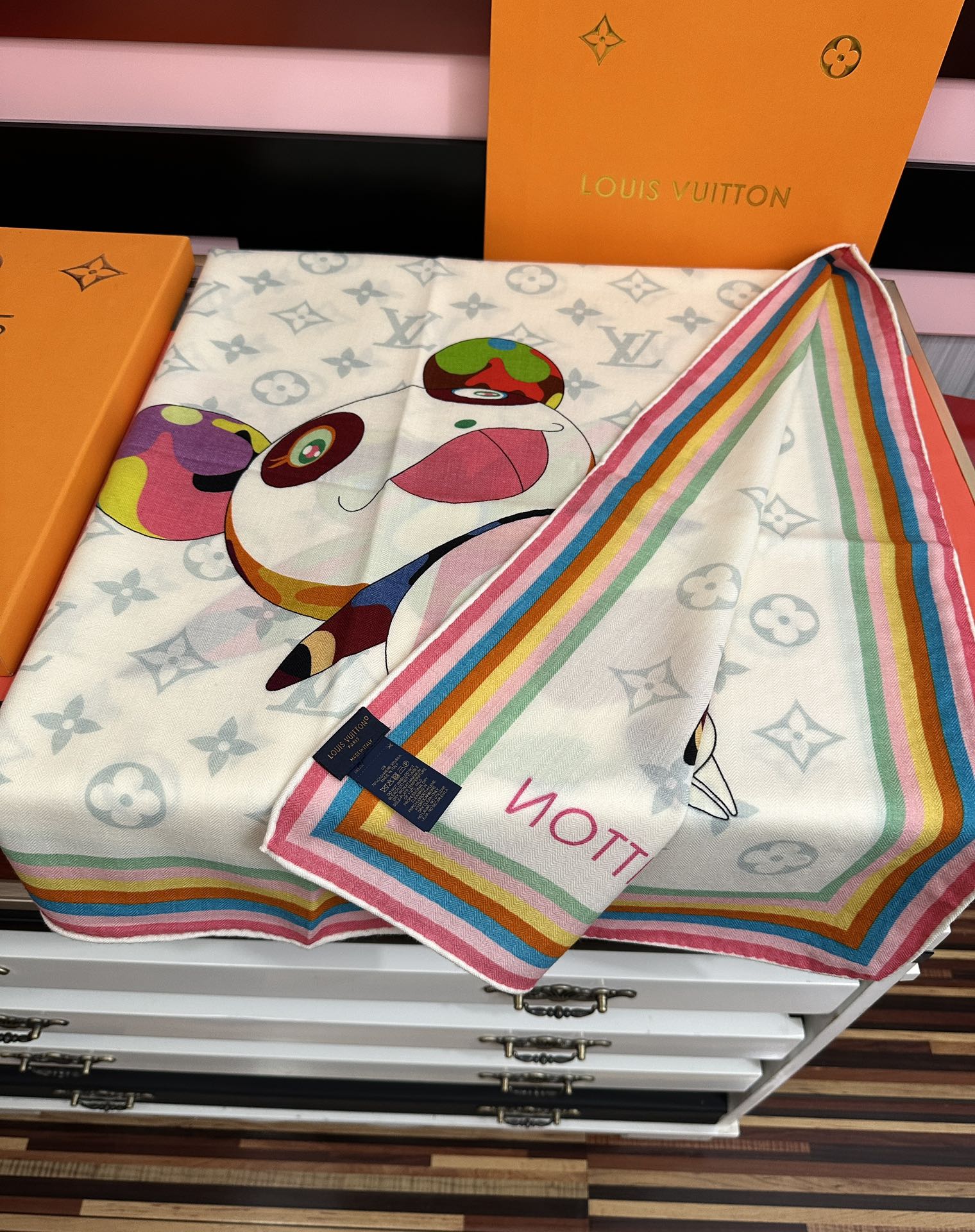 新款❤️LV 太美了ZG同步 【双面同色】今年最流行的花型 经典优雅[礼物]~气质到骨子里[色]新一季的