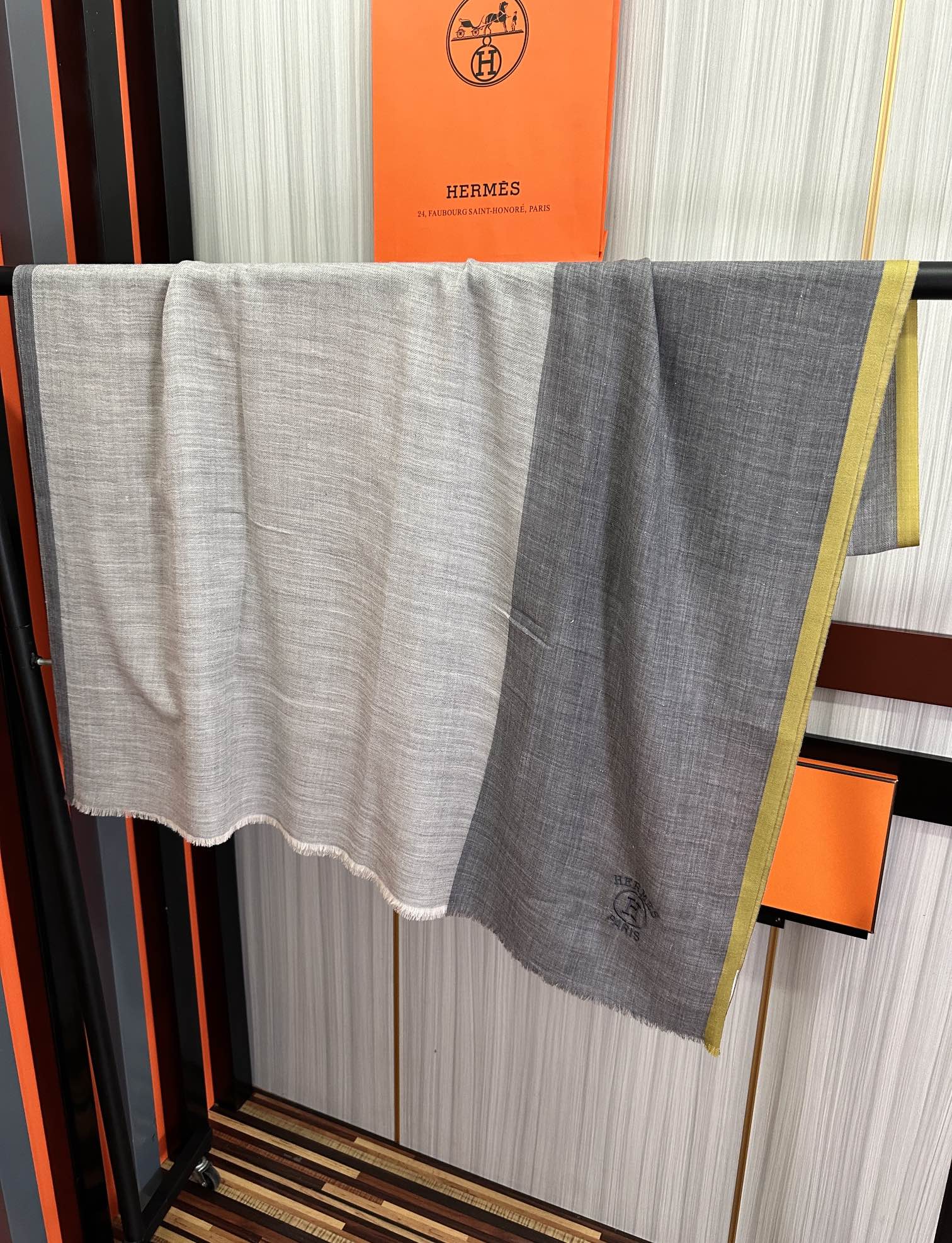 。2010 爱马士 🧣万众瞩目内蒙古绣标经典版到货🎆最优质的年轻设计师推出的最新概念👓搭配调色纱染再色织