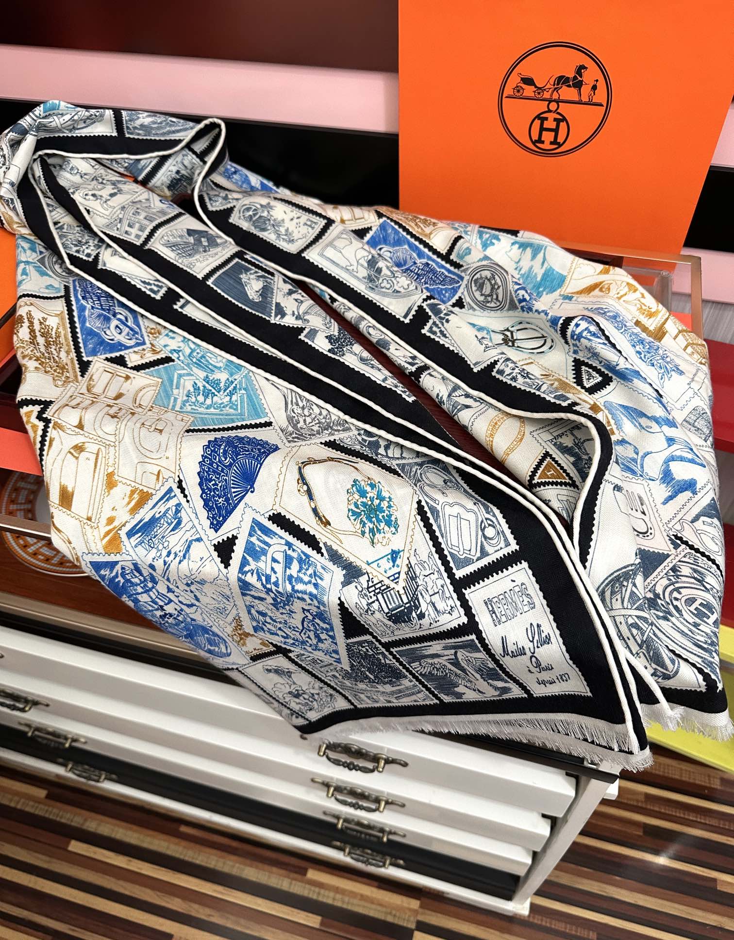 。2010 新款爱马仕。【双面同色 福宝邮集者】太美了[吃瓜]下手一定要快[嘴唇]四季都可以用[勾引]真