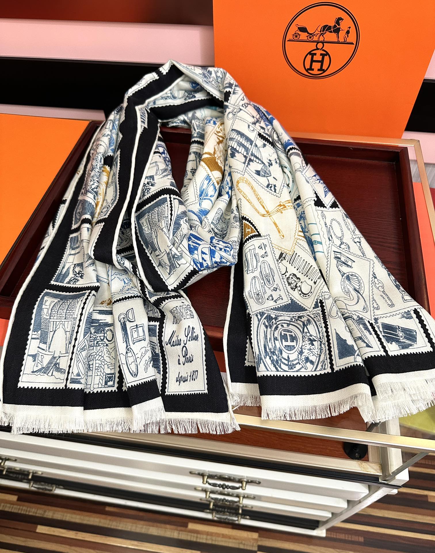 。2010 新款爱马仕。【双面同色 福宝邮集者】太美了[吃瓜]下手一定要快[嘴唇]四季都可以用[勾引]真