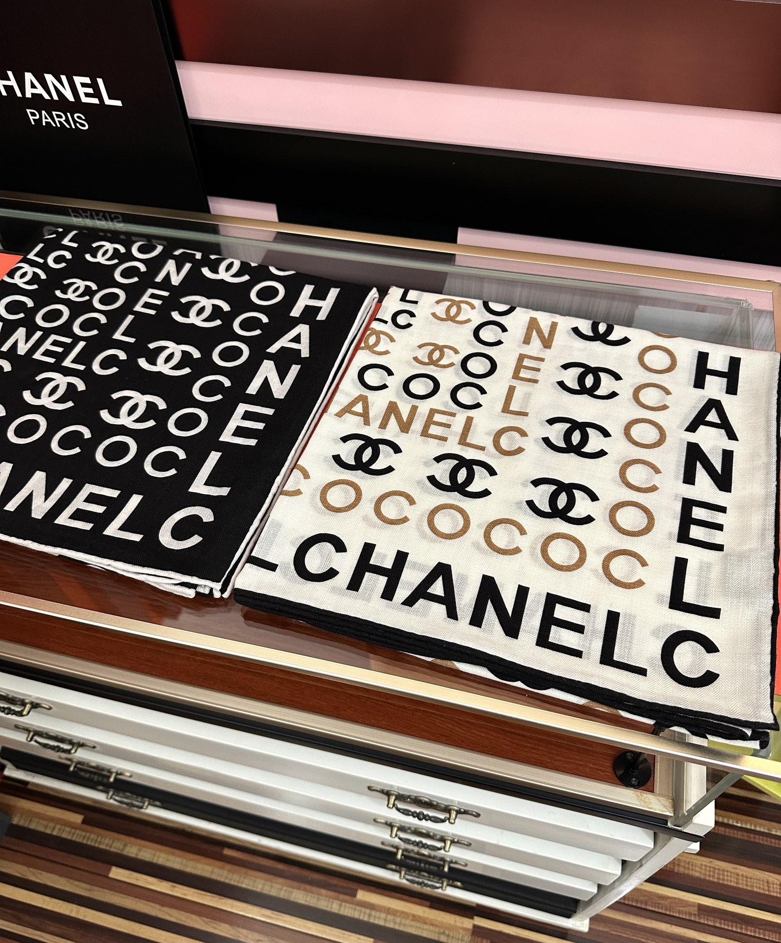 上新❤️2025 香奈儿 ZG同步 【coco风格字母】[發]经典设计优雅风[礼物]~气质到骨子里[色]