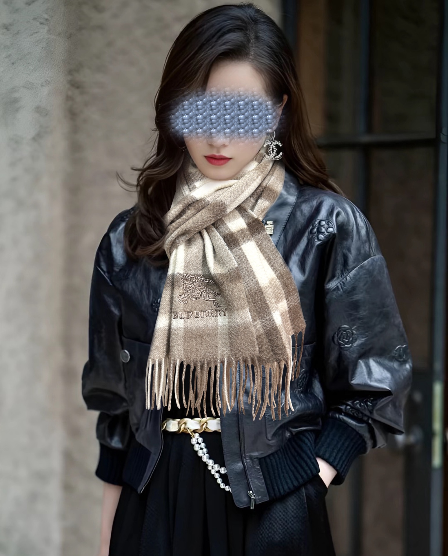 NO:642750,90 Cashmere Burberry [Embroidered War Horse] adopts Inner Mongolia's top cashmere. The latest unisex couple model is highly recommended. Classic plaid, timeless, very warm, soft and skin-friendly, does not tie the neck. The classic Burberry plaid design is so beautiful. Hurry up and get it. Unisex model. Men and women can each choose their favorite color. Material cashmere, size 32x high version scarf, high version scarf, burberry1986090990山羊绒 巴宝莉【刺绣战马】采用内蒙古顶级山羊绒 最新款男女通用情侣款重磅推荐 经典的格子,永不过时非常保暖柔软亲肤,不扎脖经典巴宝莉格纹设计太美了赶紧下手吧中性款男女各自选择自己中意的颜色,材质山羊绒,尺寸32x高版本围巾,高版本围巾,burberry,scarf