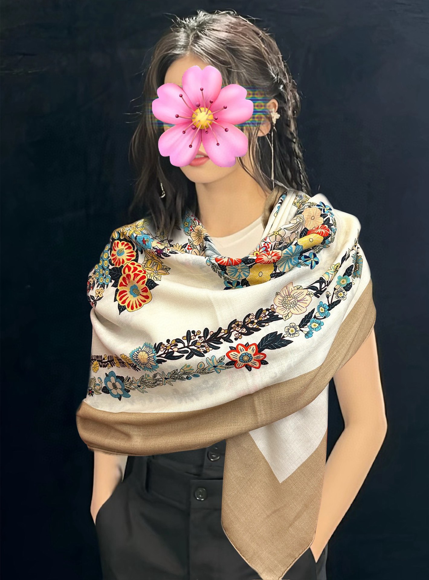 NO:642916,Hermès  ZG sync [Sun] 2025 new model this year, I will not recommend it. I will go back and share some old models of replica information for your reference [Celebration] 'Rondsdemarch' [Moon] A cashmere silk square scarf from silk scarf. I don't know the proportion of horse elements used in men's square scarves.  High or just right. Every one of them wins my heart in terms of color matching and theme pattern. [Beer] is also easier to control than the women's model. [Rose] is also cheaper and highly recommended to everyone. [Strong] Size: 140X140, material 30 silk velvet, 2-color high version scarf, high version scarf, hermes, real  silk19860909爱马仕 ZG同步[太阳]2025今年的新款,我就不推荐了回头分享一下部分复刻款的老款信息资料供大家参考[庆祝]《Rondsdemarch》[月亮]一条来自丝巾羊绒丝方巾也不知道是马元素在男士方巾上运用比例高还是正好我每一条无论从配色还是主题图案都深得我心[啤酒]也相较女款好驾驭[玫瑰]还便宜强烈推荐大家[强]尺寸:140X140、材质30真丝丝绒,2色高版本围巾,高版本围巾,hermes,real silk,scarf