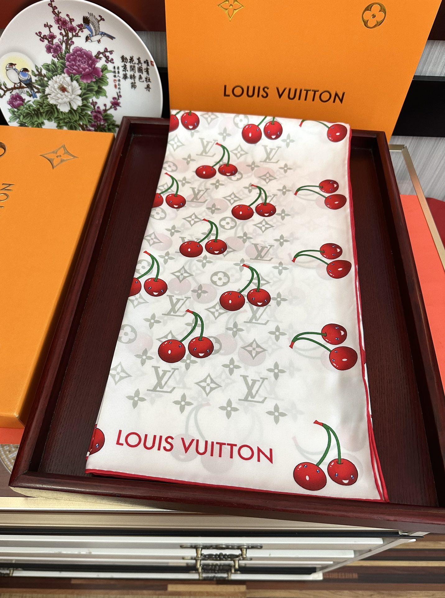 新款。2010高品质太美了[庆祝]LV官网同步【18mm双面同色顶级真丝】[庆祝]“L家”90典藏方巾通