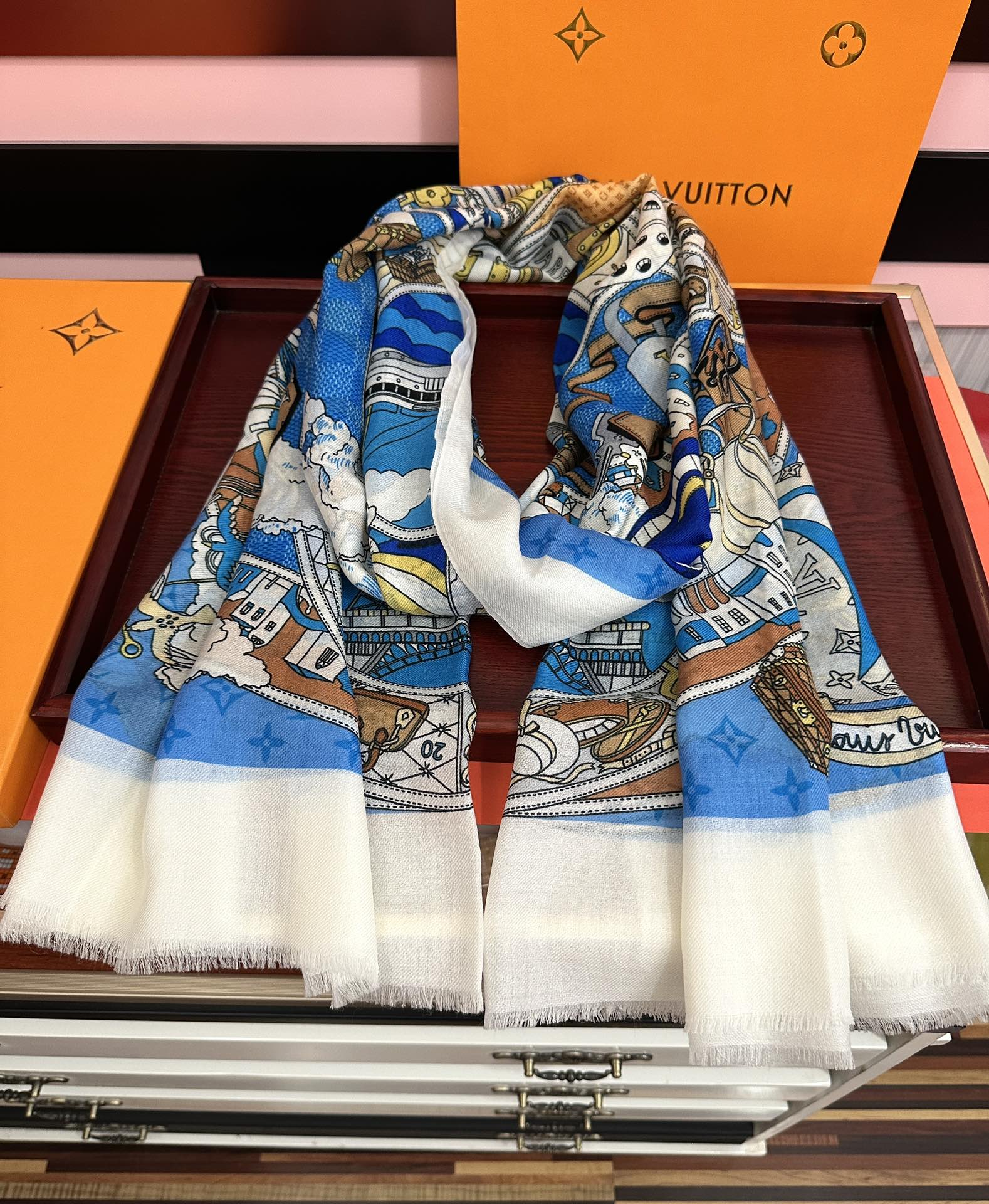 。LvZG最新款2025 重磅推荐[爱心]顶级高端设计太美了[啤酒]真心赞👍【戒指绒长巾】😘💍实物真心美