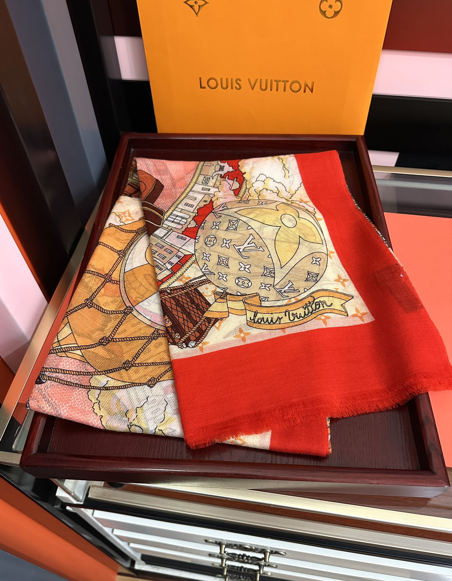 。LvZG最新款2025 重磅推荐[爱心]顶级高端设计太美了[啤酒]真心赞👍【戒指绒长巾】😘💍实物真心美