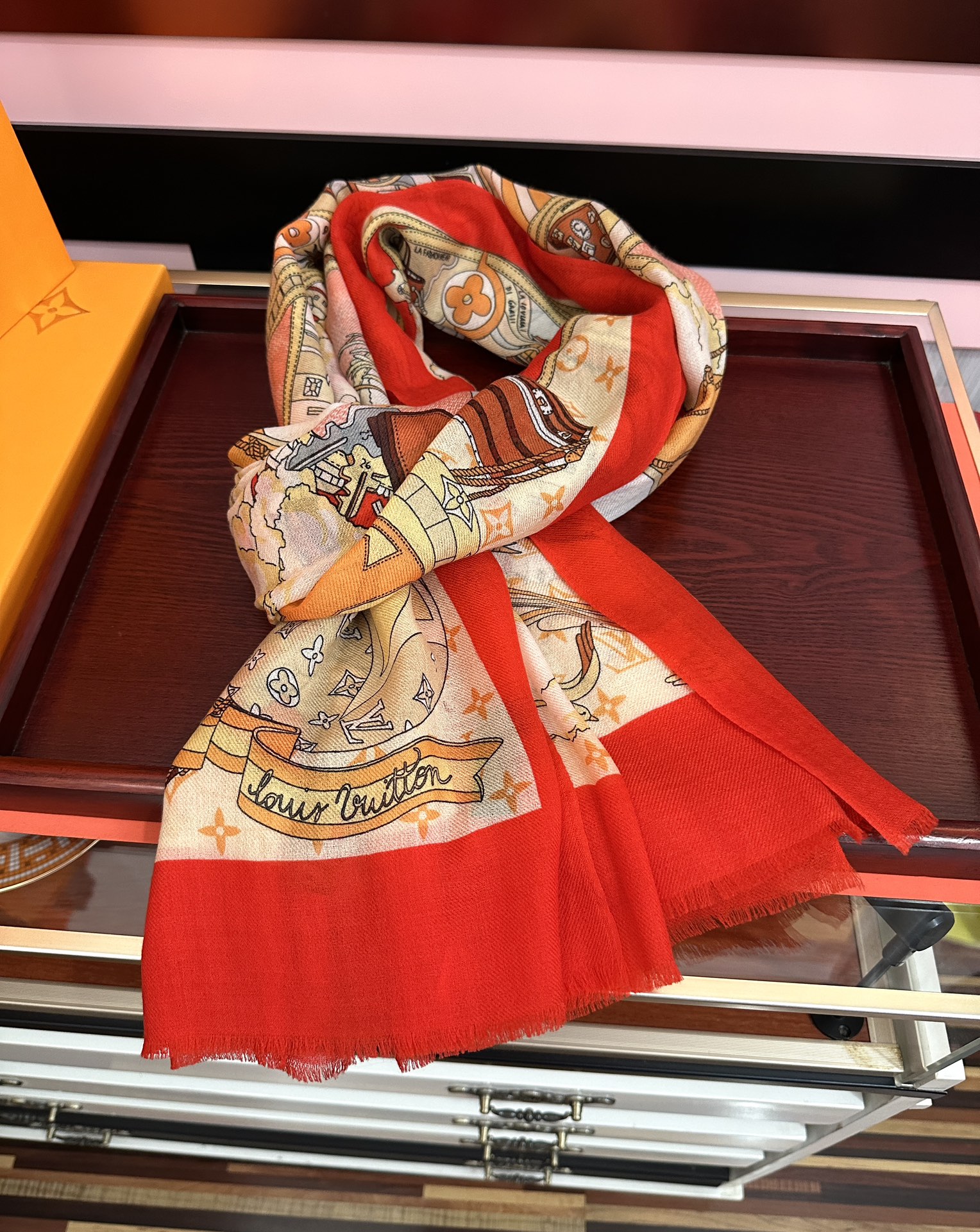 。LvZG最新款2025 重磅推荐[爱心]顶级高端设计太美了[啤酒]真心赞👍【戒指绒长巾】😘💍实物真心美