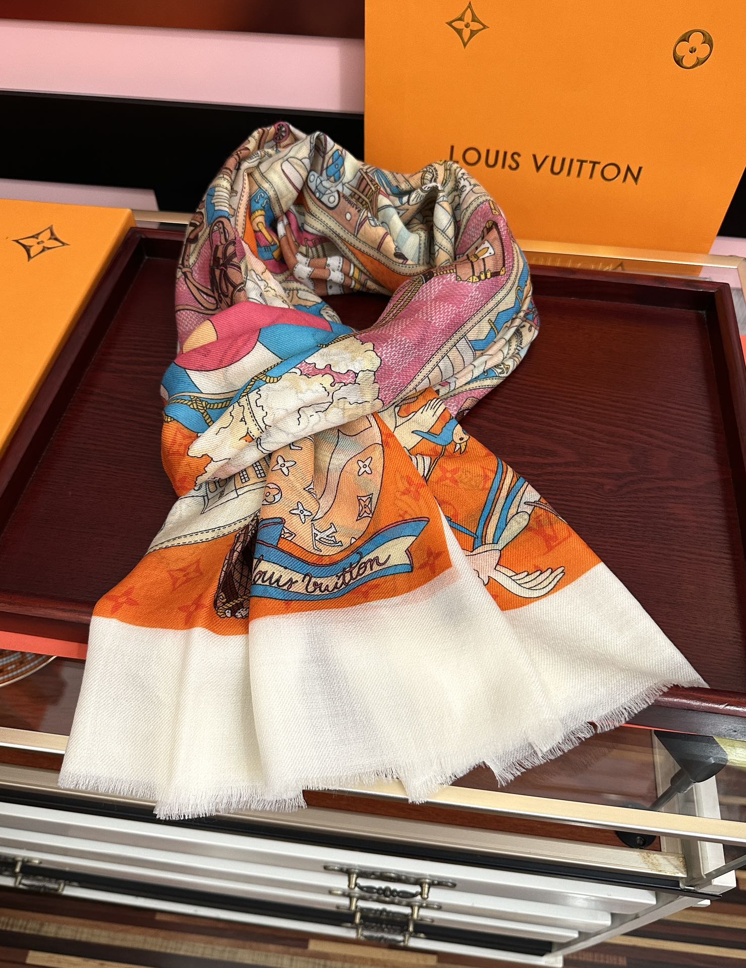 。LvZG最新款2025 重磅推荐[爱心]顶级高端设计太美了[啤酒]真心赞👍【戒指绒长巾】😘💍实物真心美