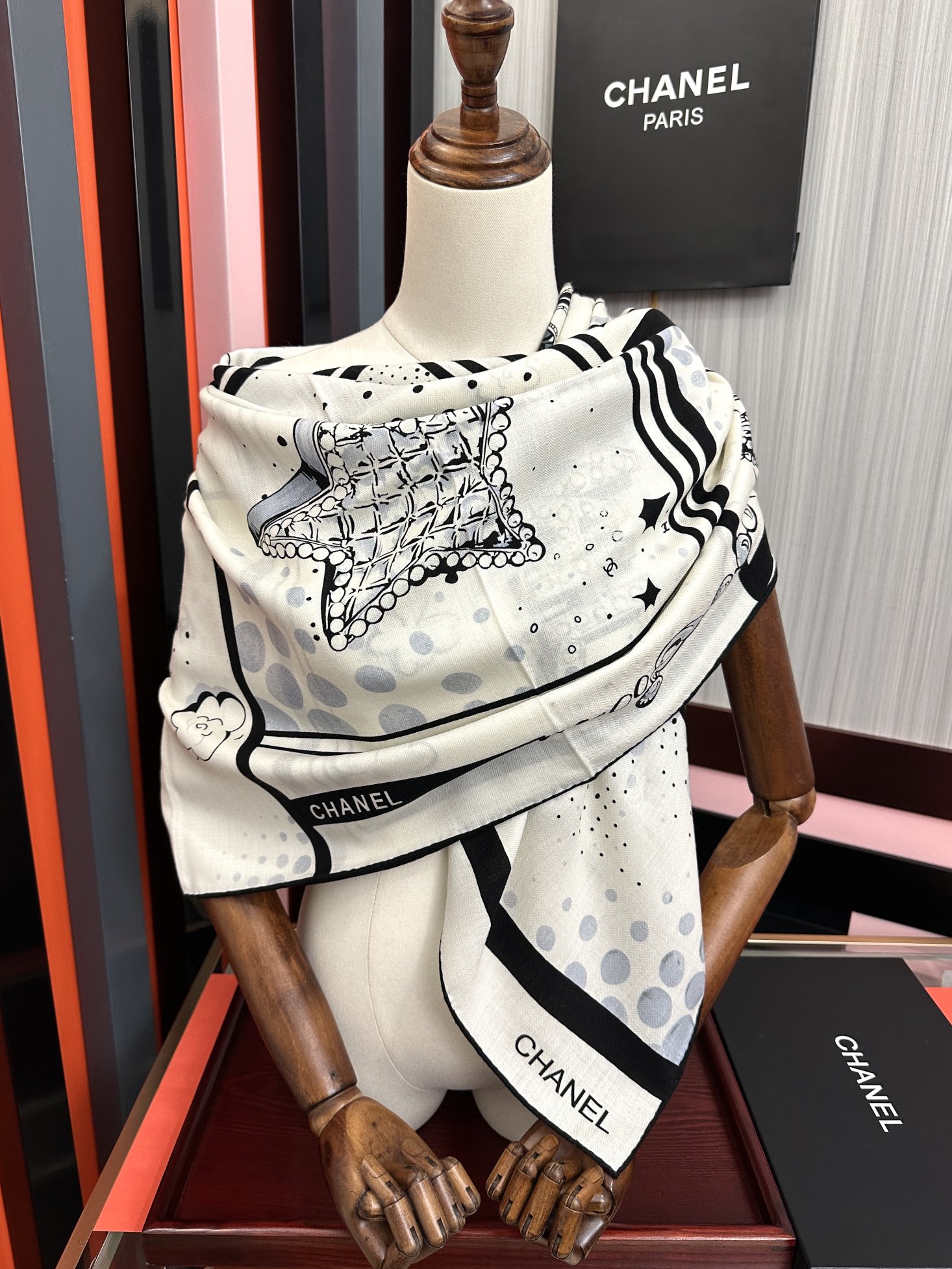 新款❤️ 2025 香奈儿 太美了 【双面同色】[礼物]~气质到骨子里[色]香奶奶新一季的面料超高级，真