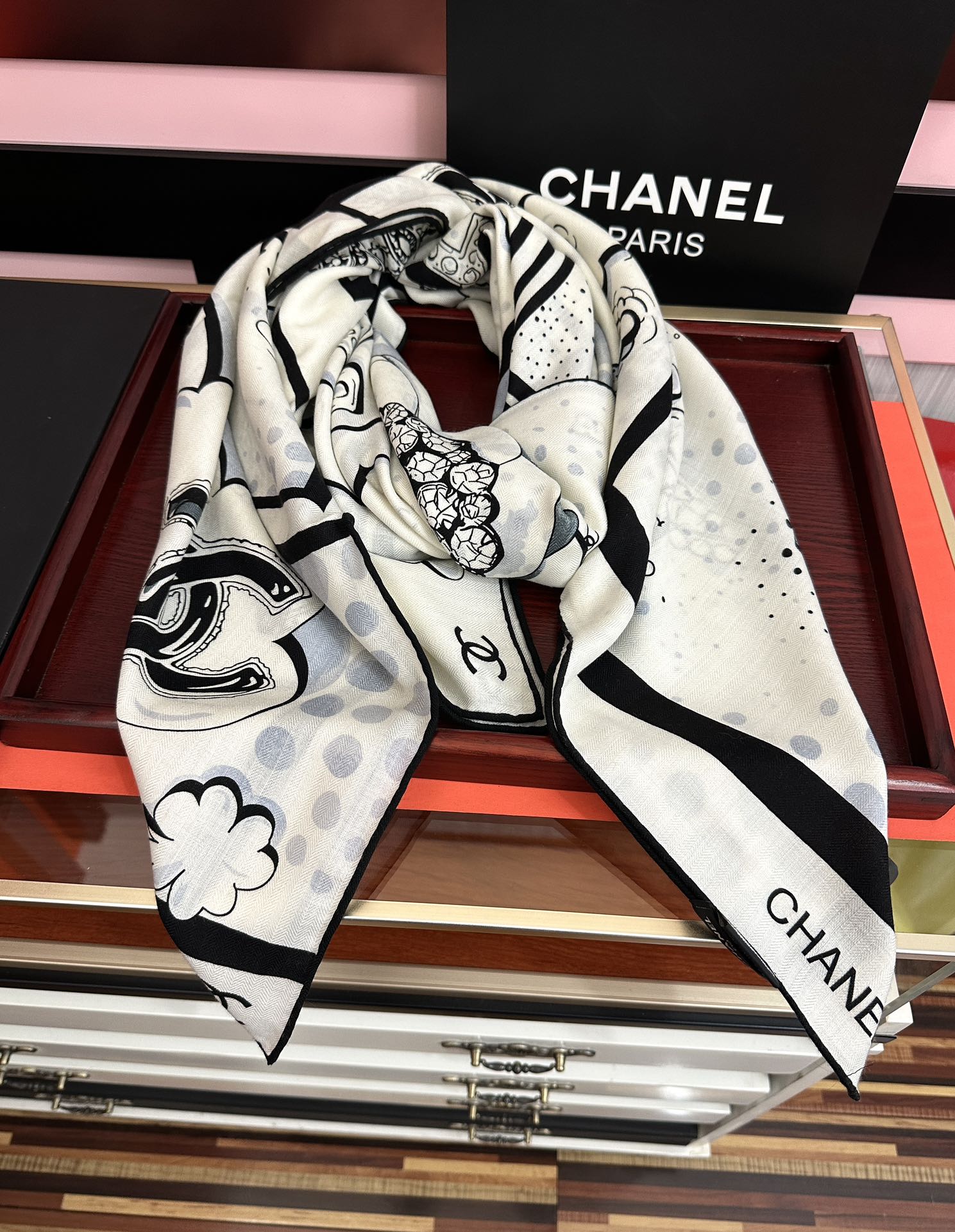 新款❤️ 2025 香奈儿 太美了 【双面同色】[礼物]~气质到骨子里[色]香奶奶新一季的面料超高级，真