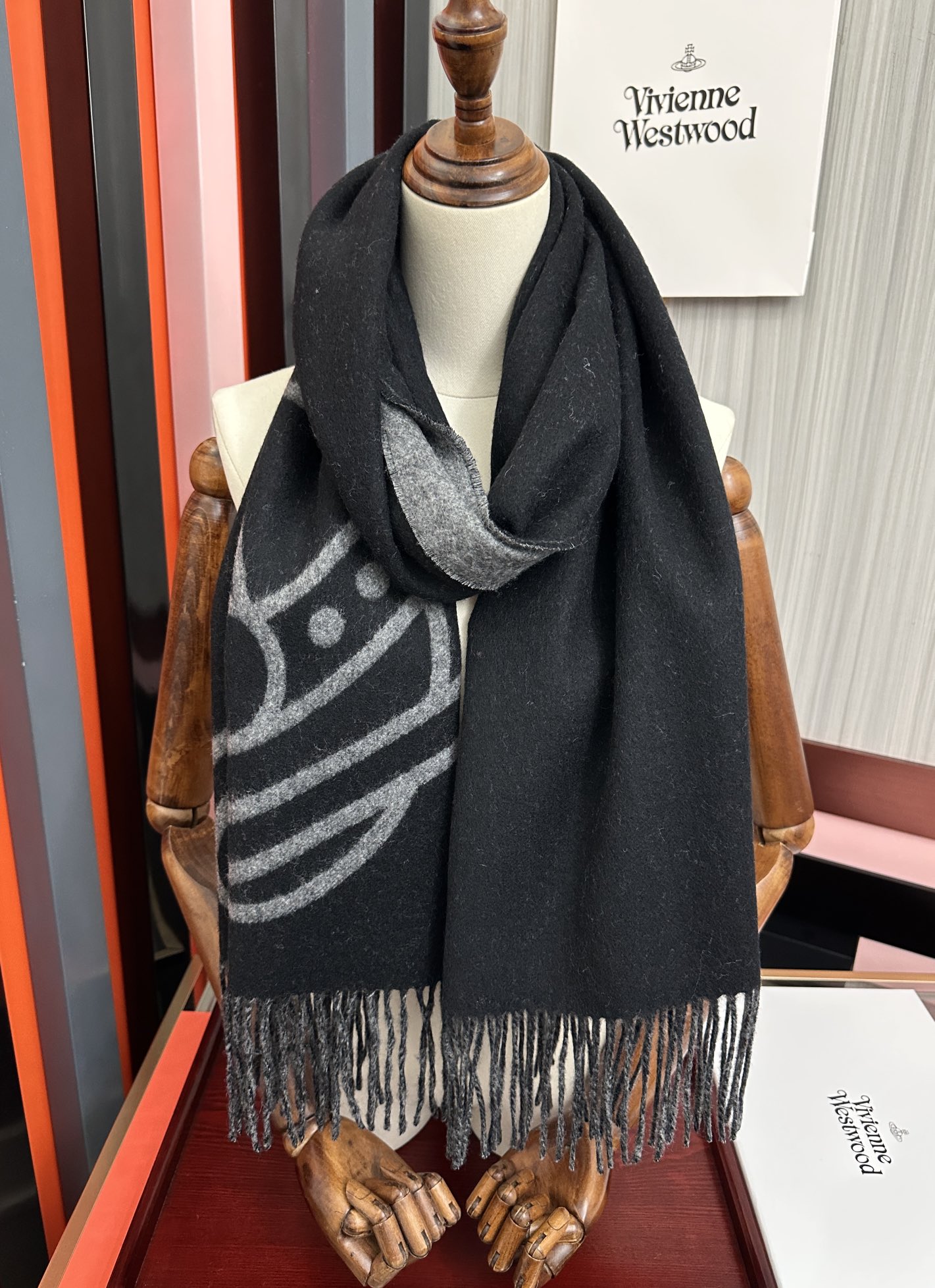 。高版本[庆祝]高品质欢迎对比“西太后Vivienne Westwood”最爱的土星从精神上[得意]才是