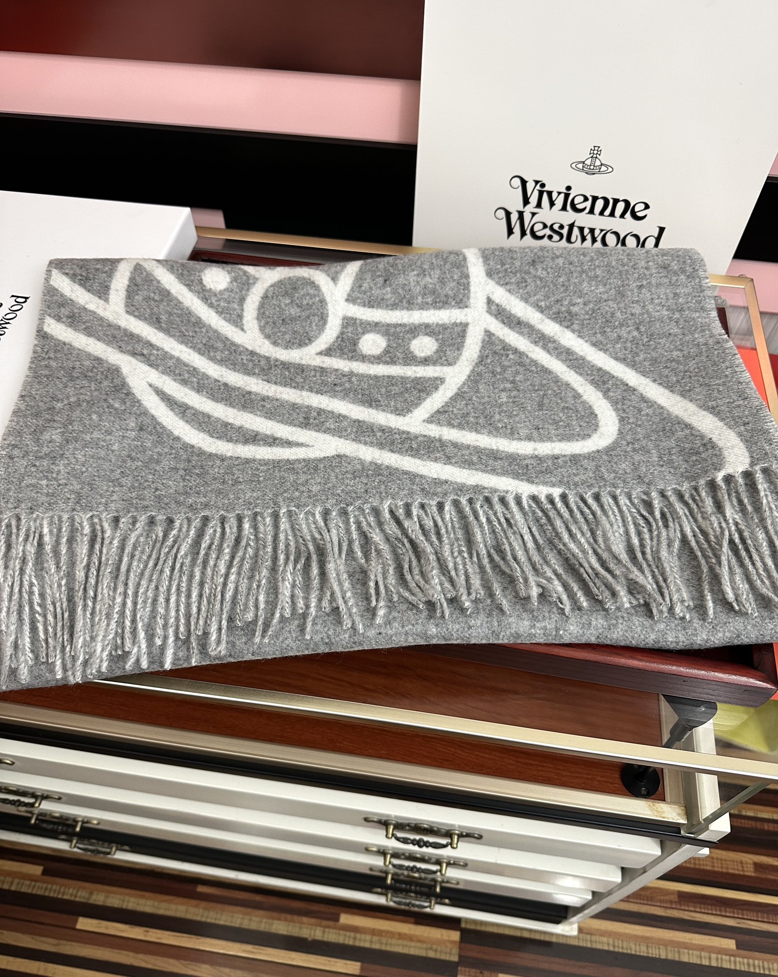 。高版本[庆祝]高品质欢迎对比“西太后Vivienne Westwood”最爱的土星从精神上[得意]才是