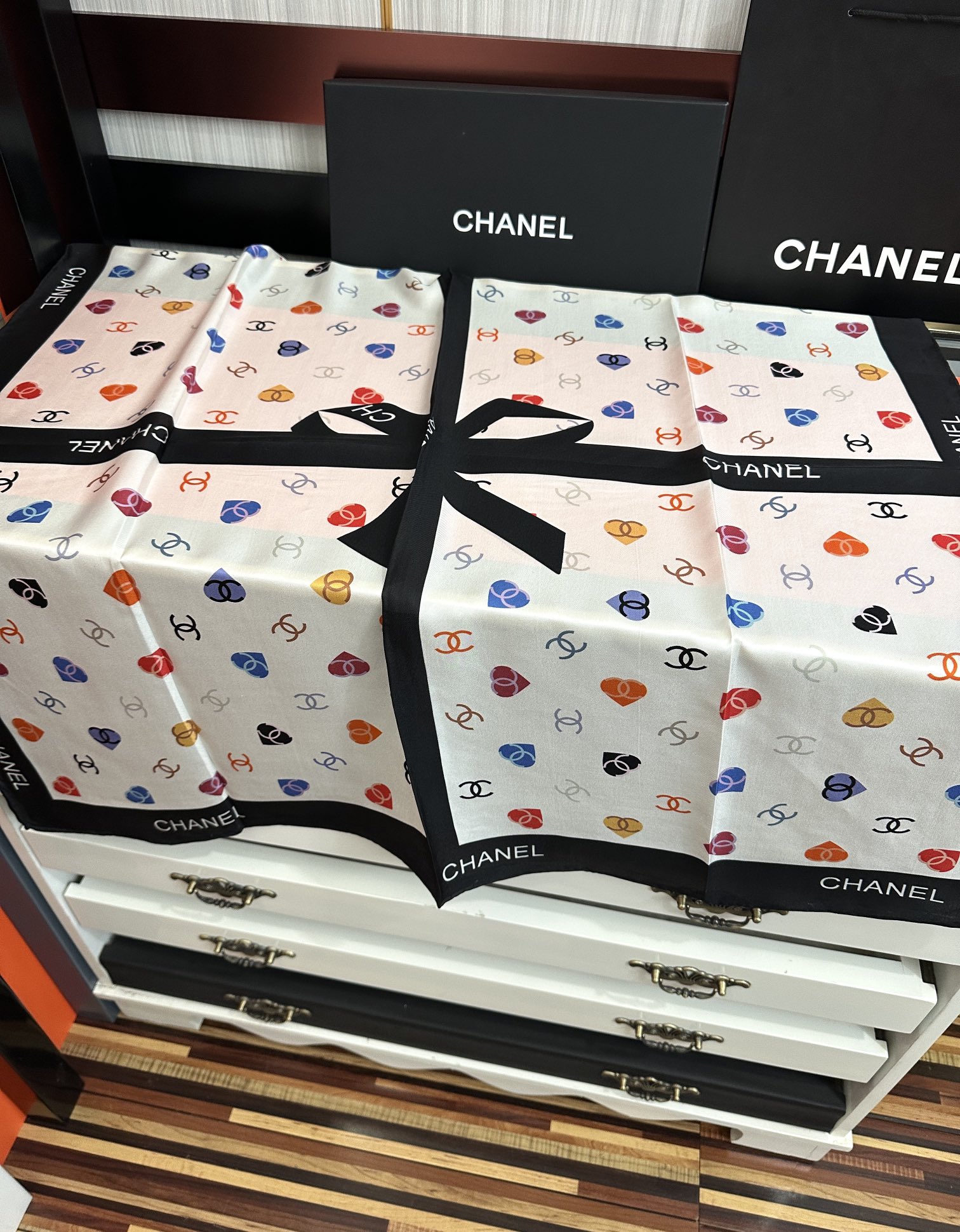 。上新小香2025【蝴蝶结】春夏季新款，太美了[玫瑰]买到都说好👍下手一定要快高端 大爱❤️女人尤物 货