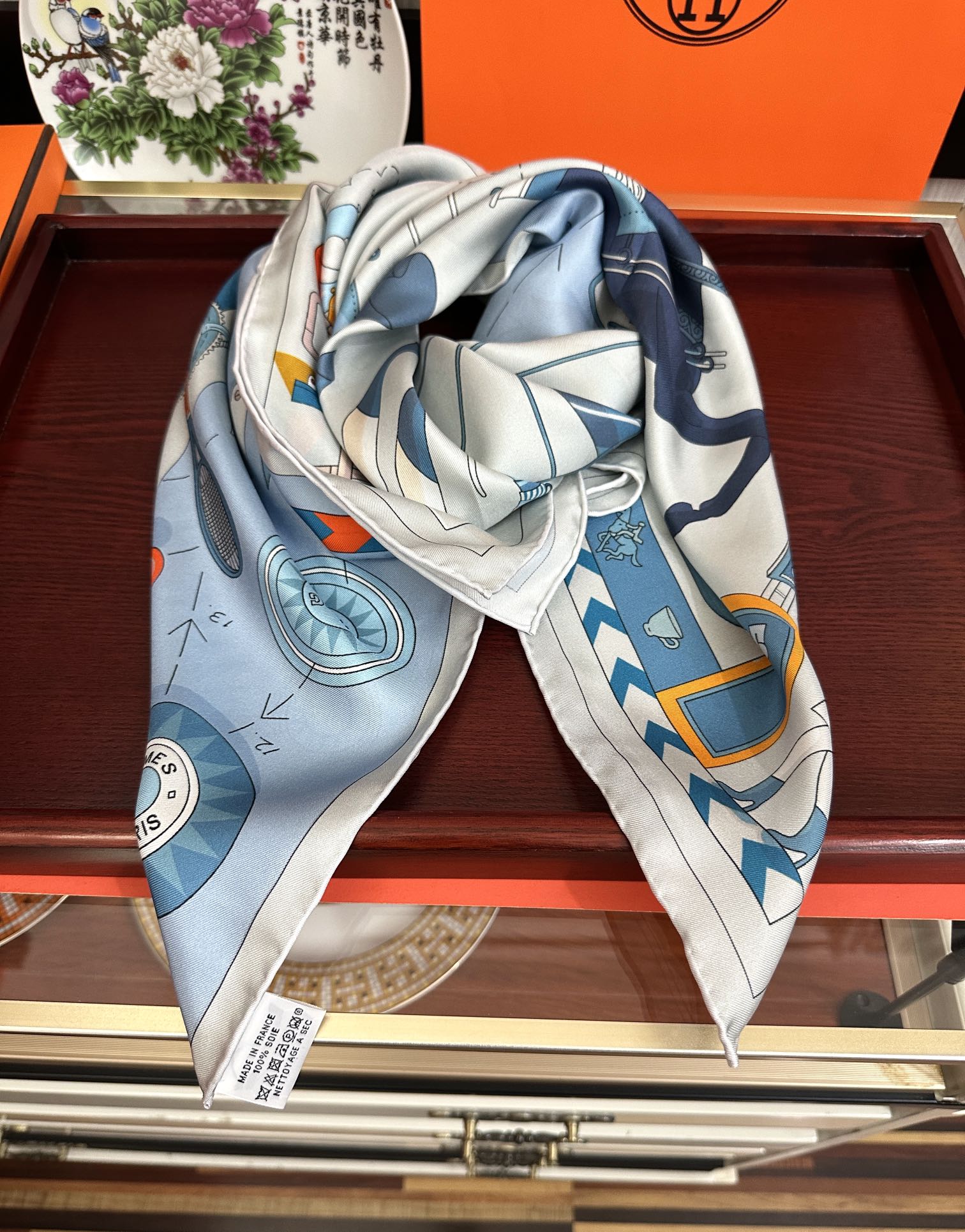 。H家2025新款【爱马系列】手工卷边，买到都说好👍下手一定要快高端 大爱❤️女人尤物 货极少 四季都可