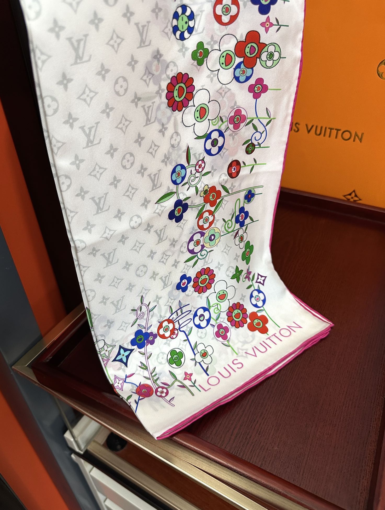 。10最新款 LV 高品质永远都是那么经典[庆祝]今年最流行的款式[太阳]顶级设计 Monogram S