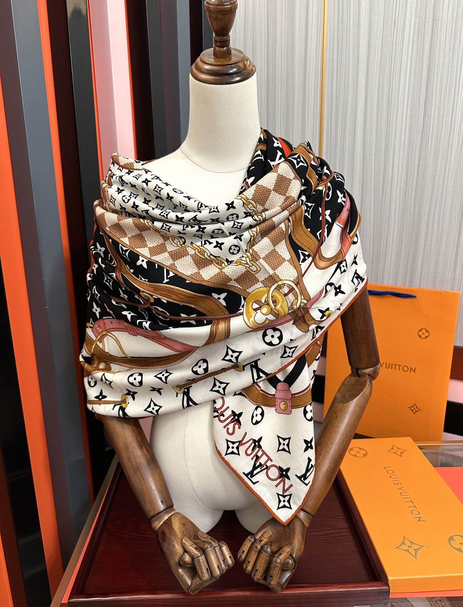 ❤️上新 太好看了 L v 高品质 2025顶级设计 ZG同步【双面同色】经典优雅[礼物]~气质到骨子里