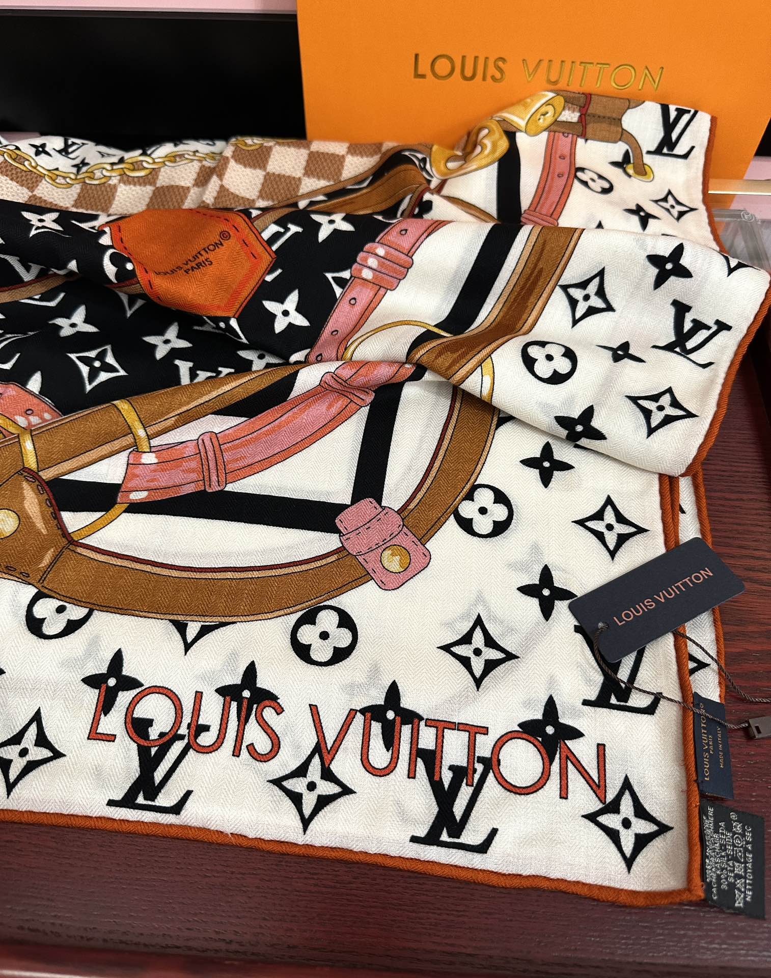 ❤️上新 太好看了 L v 高品质 2025顶级设计 ZG同步【双面同色】经典优雅[礼物]~气质到骨子里