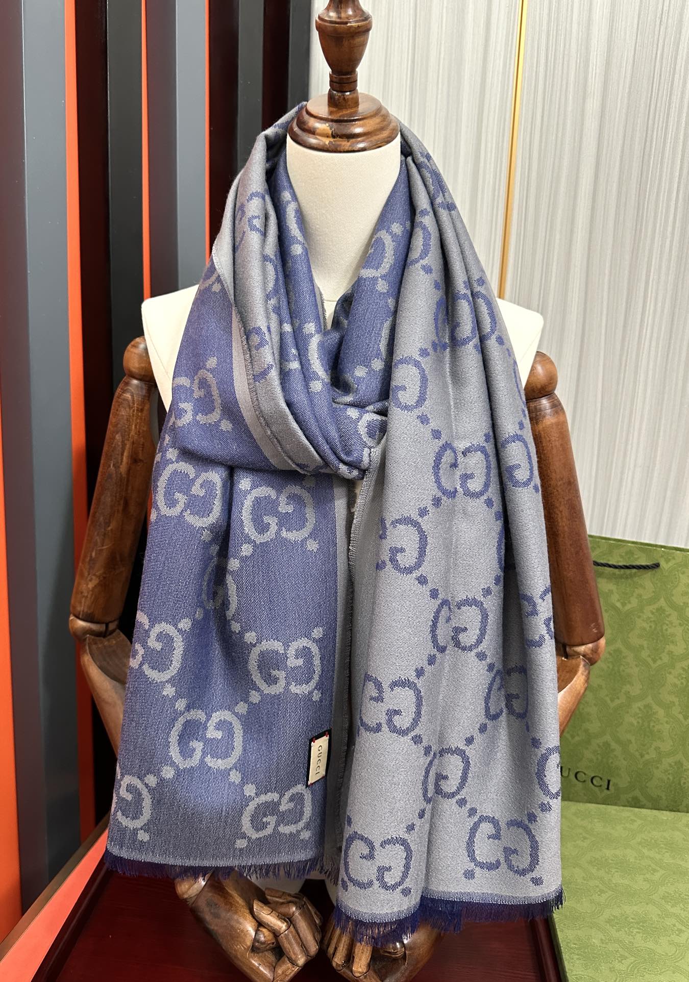 💖高品质 古奇【GG格子双面长巾】[爱心]中性款男女都可以用，😄经典GG图案是在30年代开始使用的标志性