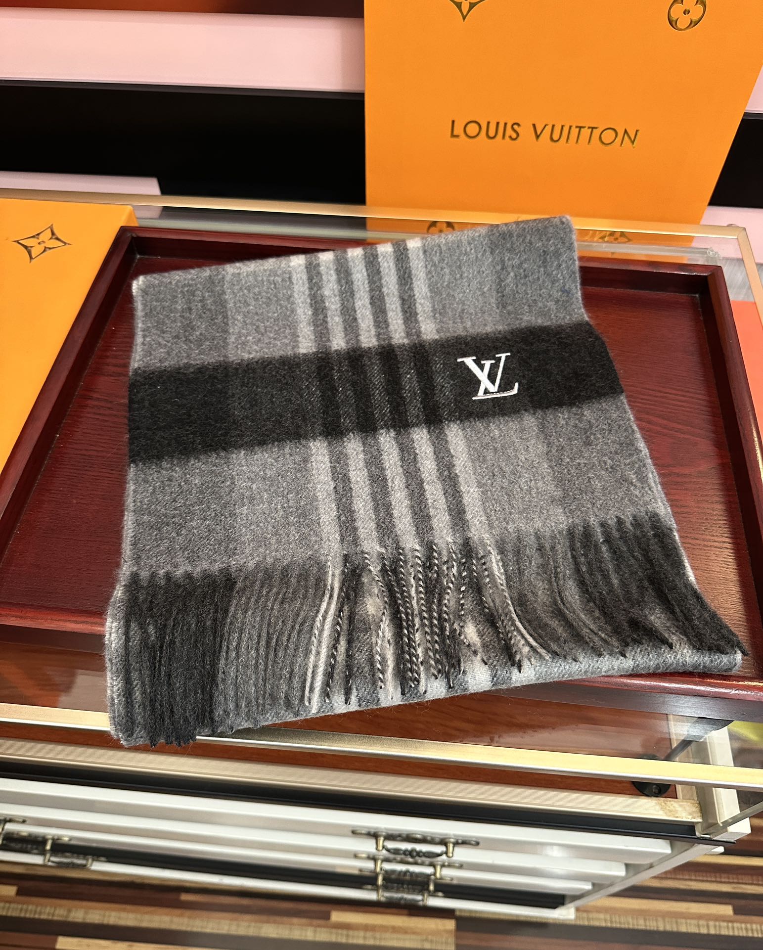 上新。L家2025最爆款【采用内蒙古山羊绒】🎉男女士情侣款👫围巾‼️太美了😎让人耳目一新的感觉[色][色