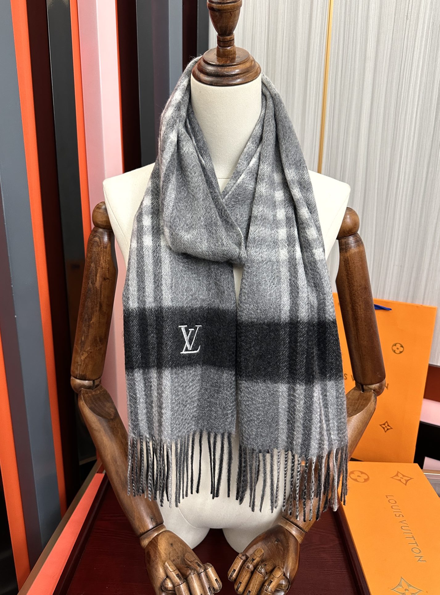 上新。L家2025最爆款【采用内蒙古山羊绒】🎉男女士情侣款👫围巾‼️太美了😎让人耳目一新的感觉[色][色