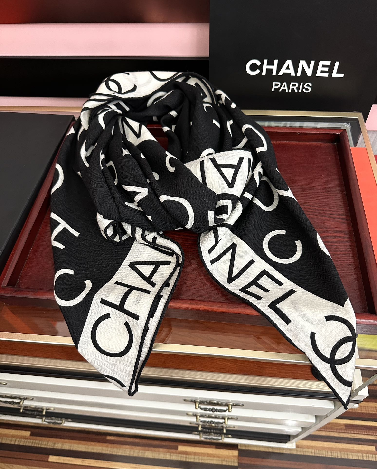 上新❤️香奈儿 【双面同色】2025太美了[發]🎩设计优雅风[礼物]~气质到骨子里[色]香奶奶新一季的面