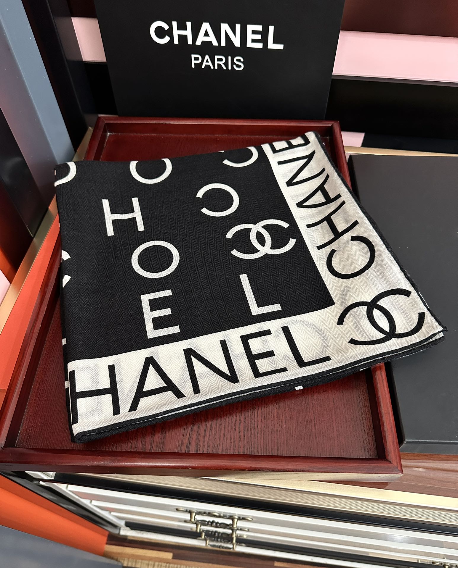 上新❤️香奈儿 【双面同色】2025太美了[發]🎩设计优雅风[礼物]~气质到骨子里[色]香奶奶新一季的面