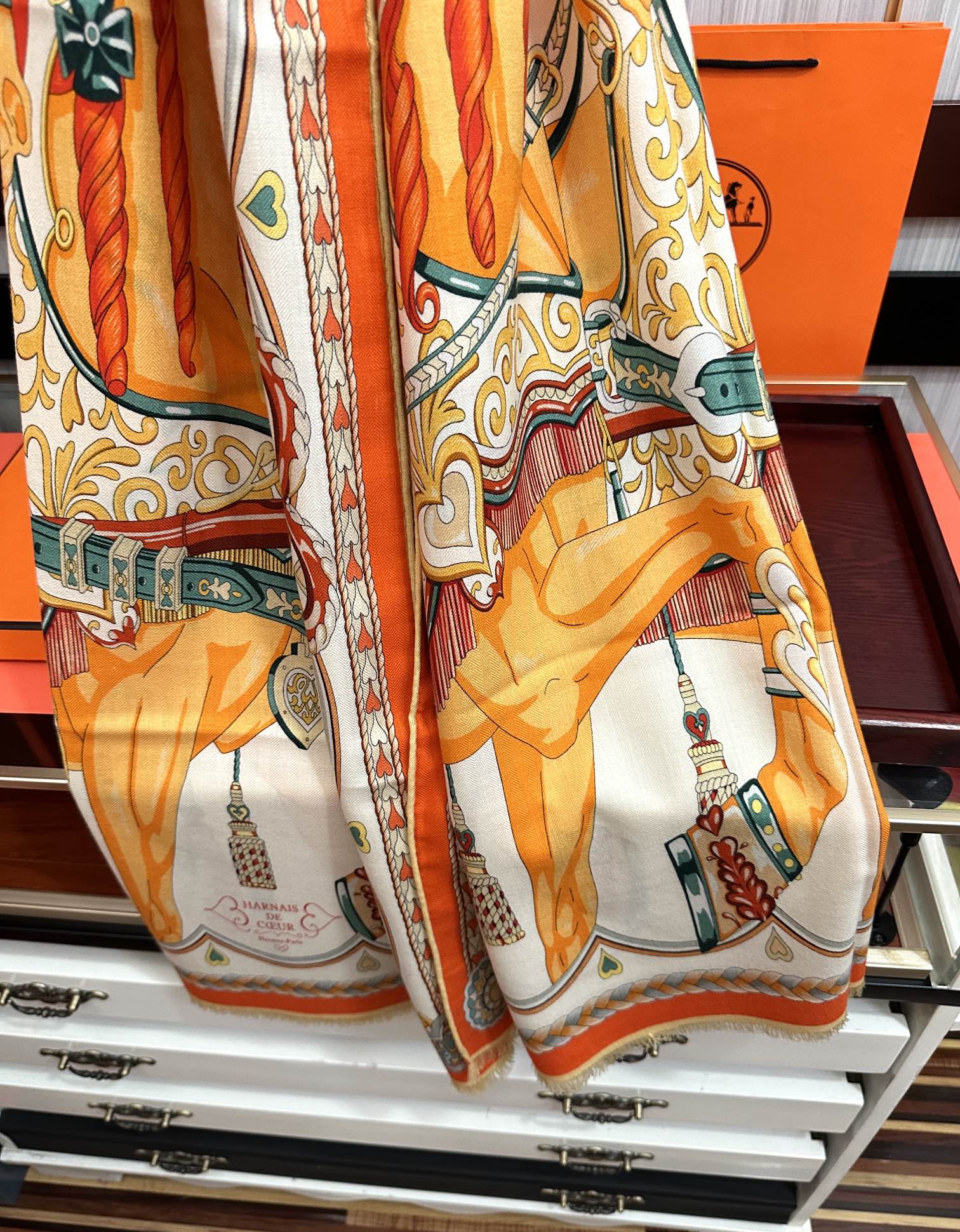 上新 2025 爱马仕。【双面同色骏马奔腾】太美了[吃瓜]下手一定要快[嘴唇]四季都可以用[勾引]真心美