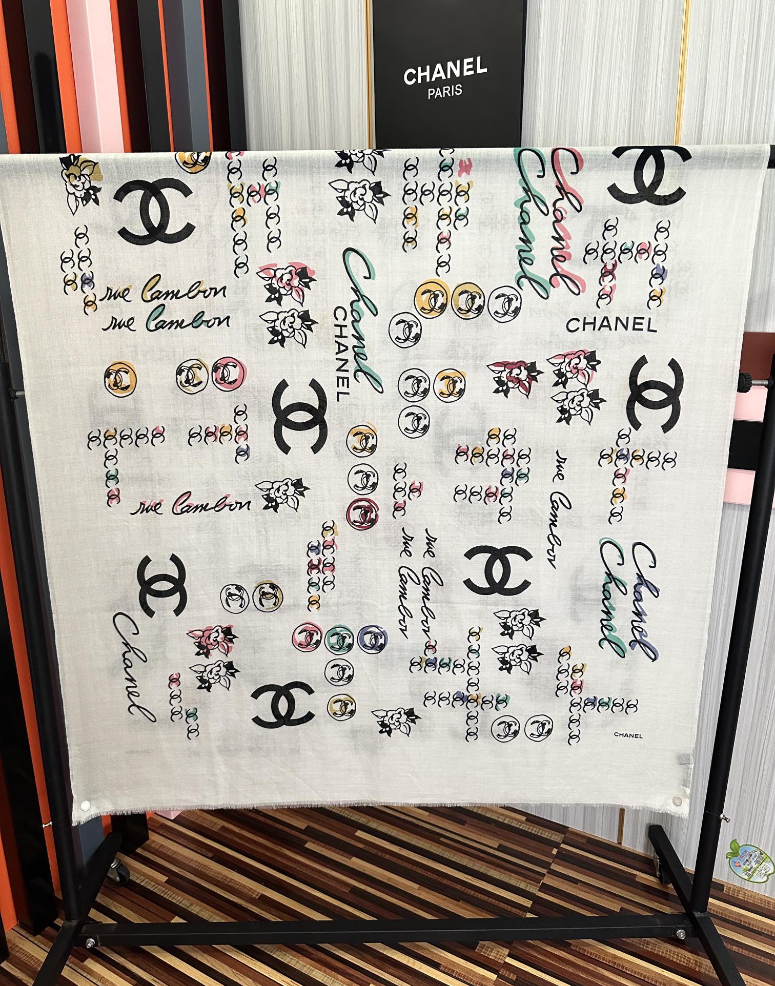 。新款 太美了 小香[嘴唇]2025最新系列 必备款 顶级设计太美了，真心赞👍😘💍实物真心美 🎀披肩配以