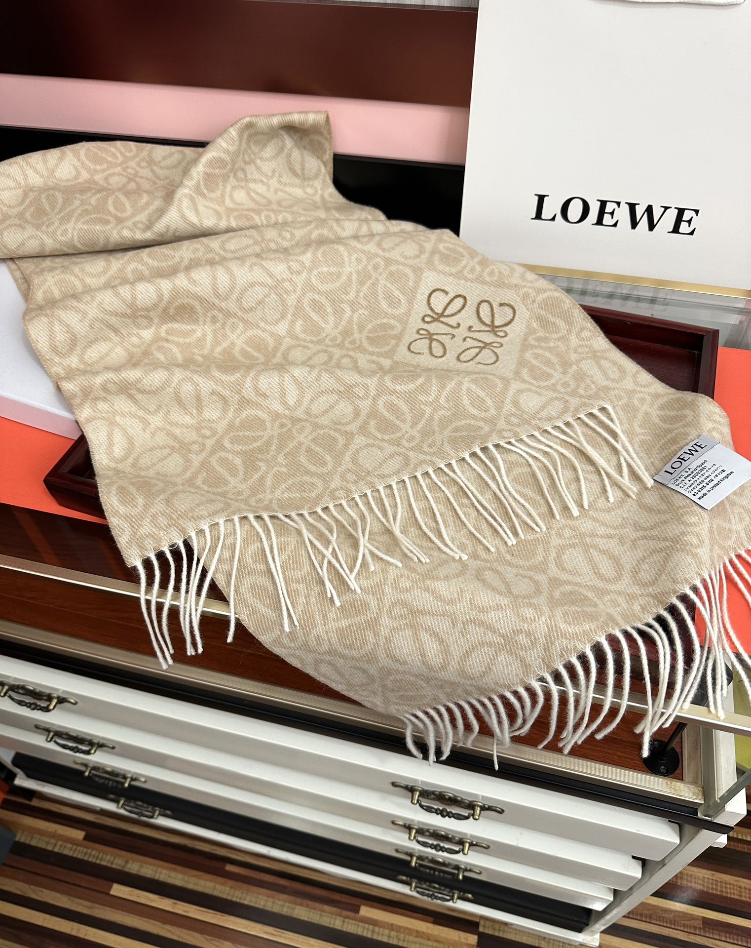 。罗意威2025 ZG最新款[庆祝] 棋盘格提花围巾[太阳]经典棋盘格矩阵设计高端设计[玫瑰] 不挑年龄