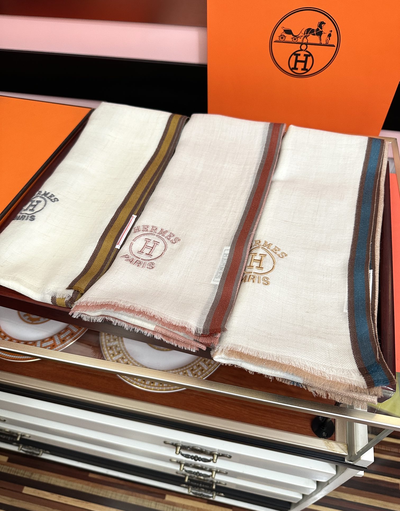 新款。2010爱马士🧣太美了[庆祝]万众瞩目经典版到货🎆最优质的年轻设计师推出的最新概念👓搭配调色纱染再