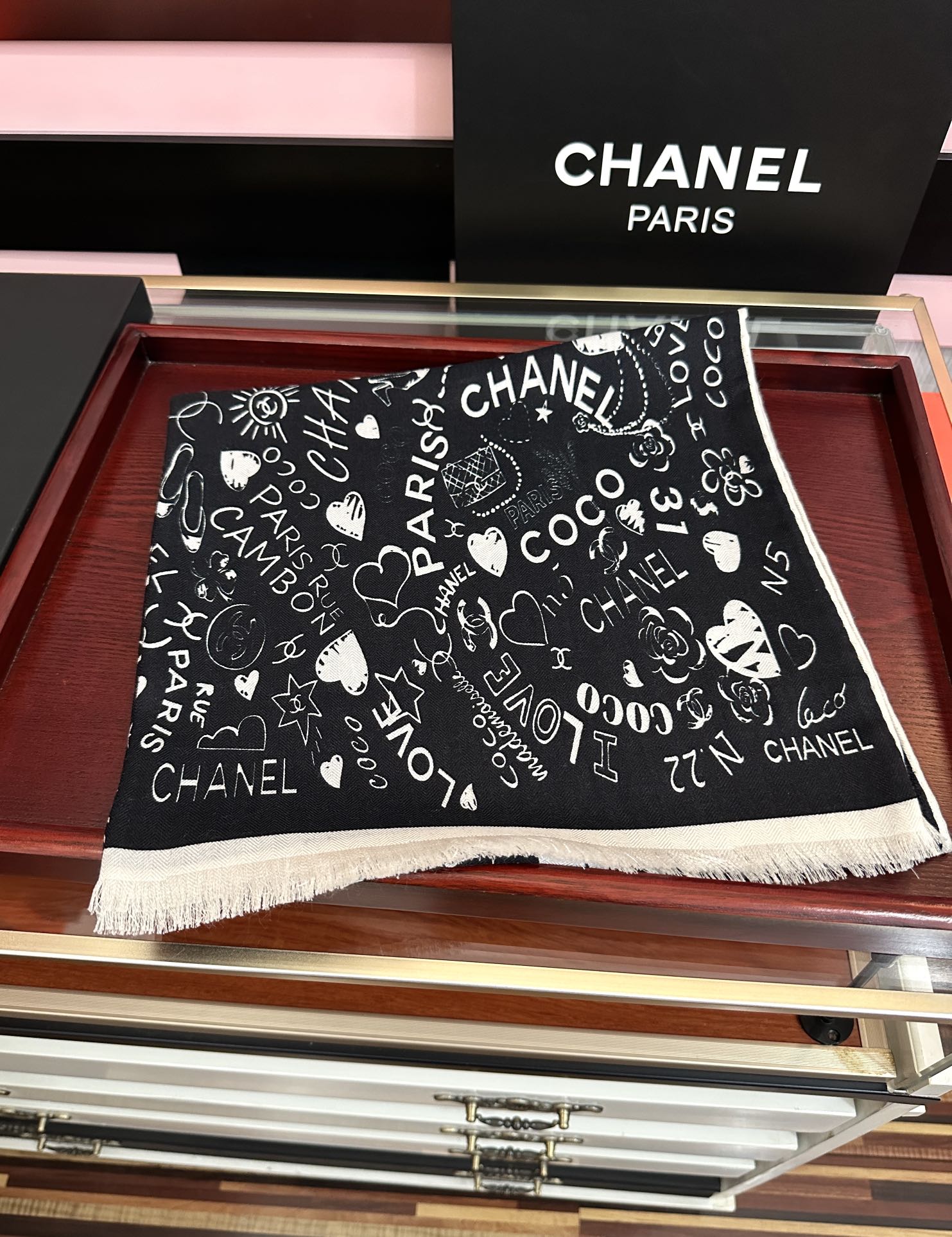 。新款 小香 双面同色 2025【coco涂鸦系列】太美了[吃瓜]下手一定要快[嘴唇]四季都可以用[勾引