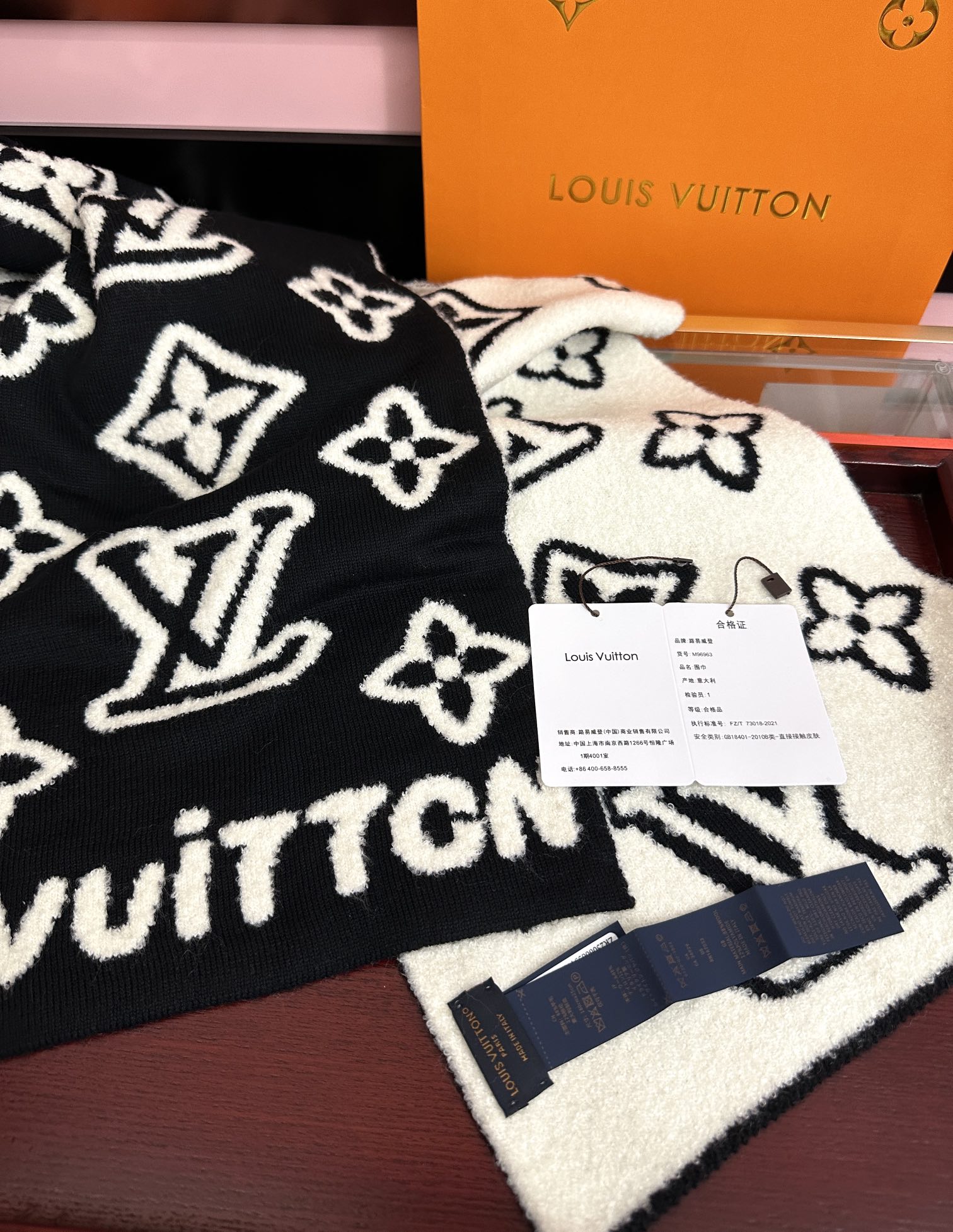 高版本。 Lv 太有型太有魅力了[庆祝]不得不佩服LV今年的设计师👍把LV经典棋盘格元素再一次盘活了[礼