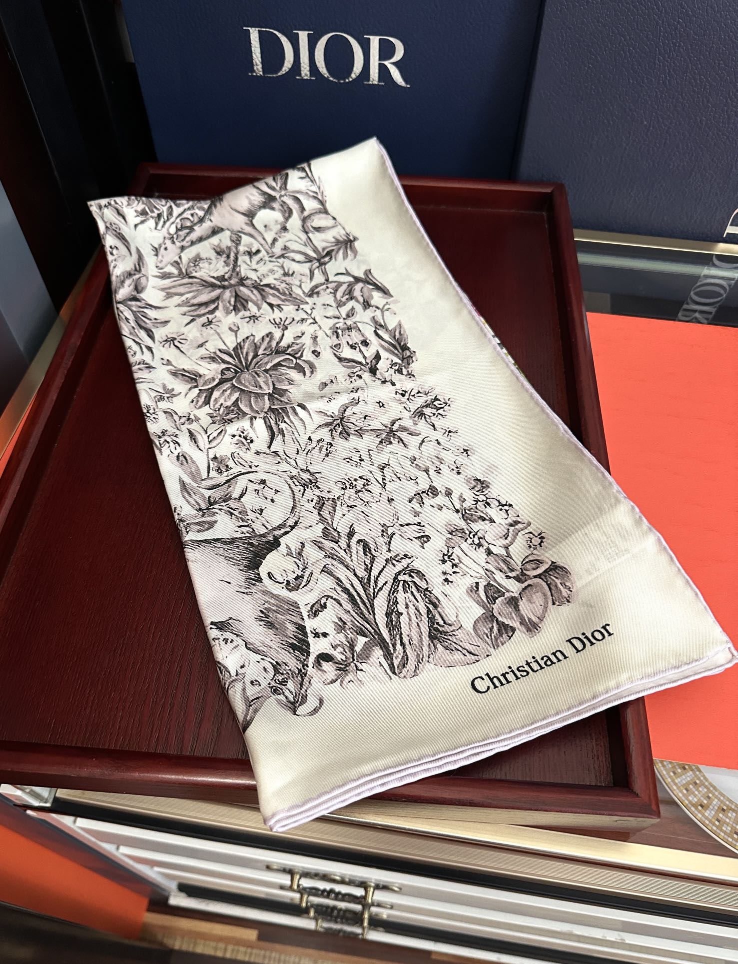 。新款 迪奥 官网同步 【花卉系列】太美了 2025春夏季新款，太美了[玫瑰]买到都说好👍下手一定要快高