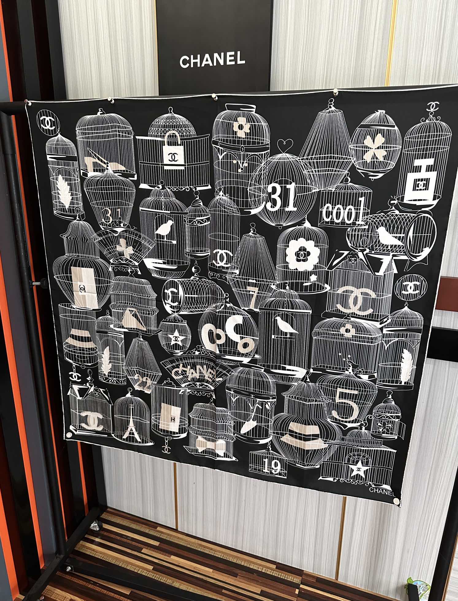 。2010最新款 香奈儿 顶级设计师 又一新款出货了[庆祝]靓女们必备款[色]太美了[玫瑰]上身效果非常