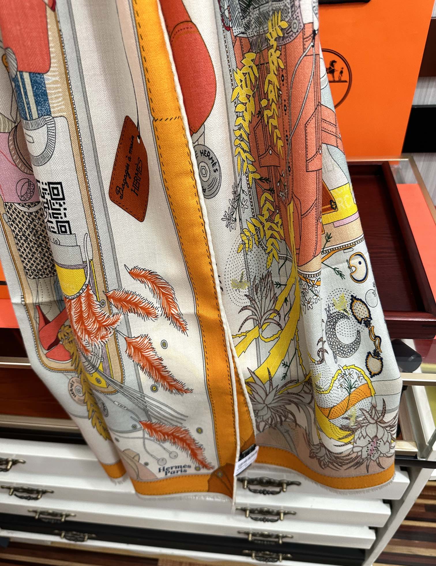 。2010 新款爱马仕。【双面同色】太美了[吃瓜]下手一定要快[嘴唇]四季都可以用[勾引]真心美的让人非