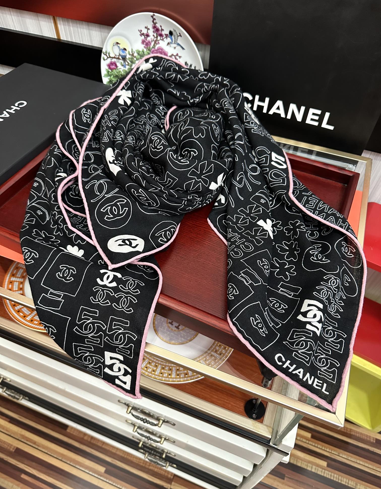 上新❤️香奈儿2025 【双面同色】经典茶花优雅Coco风[礼物]~气质到骨子里[色]香奶奶新一季的面料