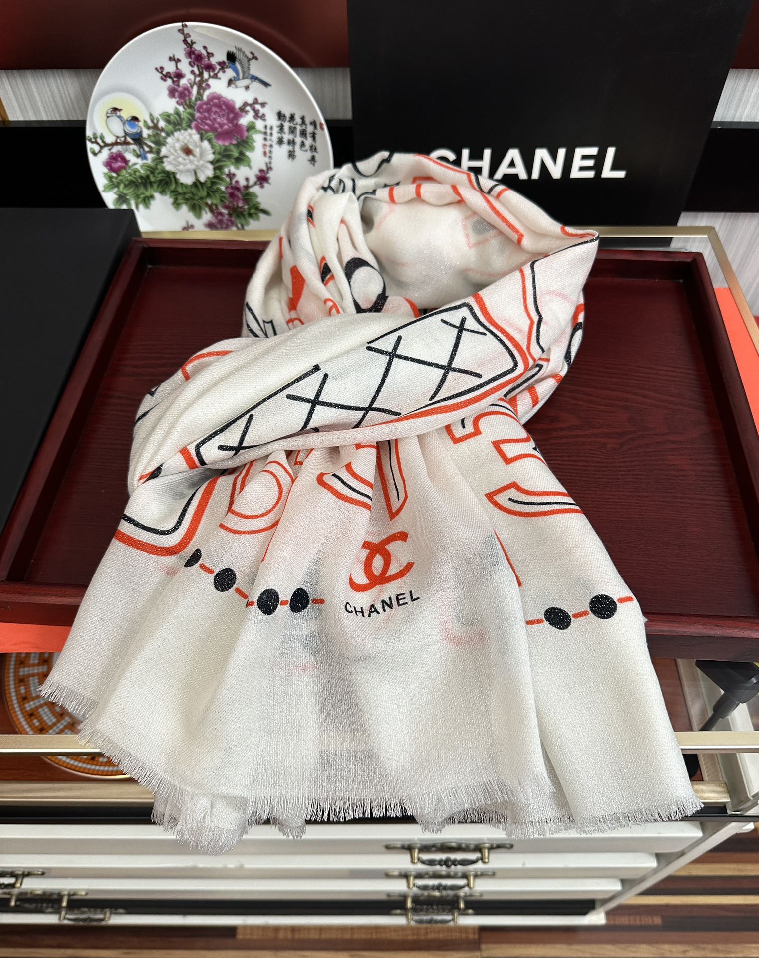 。上新小香 银丝2025 最新款[吃瓜]闪闪发光[咖啡]顶级设计太美了，真心赞👍【羊绒绒长巾】😘💍实物真