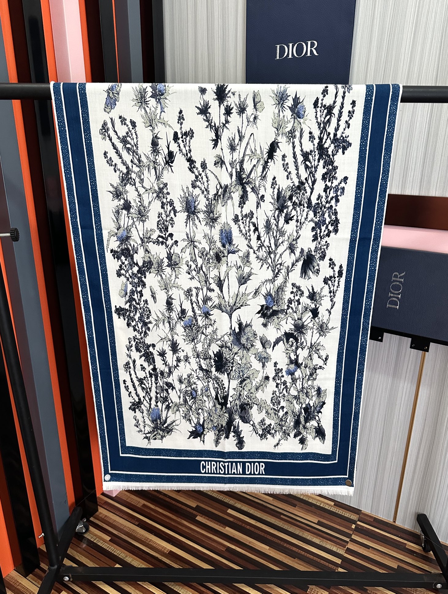 新款 迪奥。双面同色【植物丛林】大自然景象[吃瓜]下手一定要快[嘴唇]四季都可以用[勾引]真心美的让人非