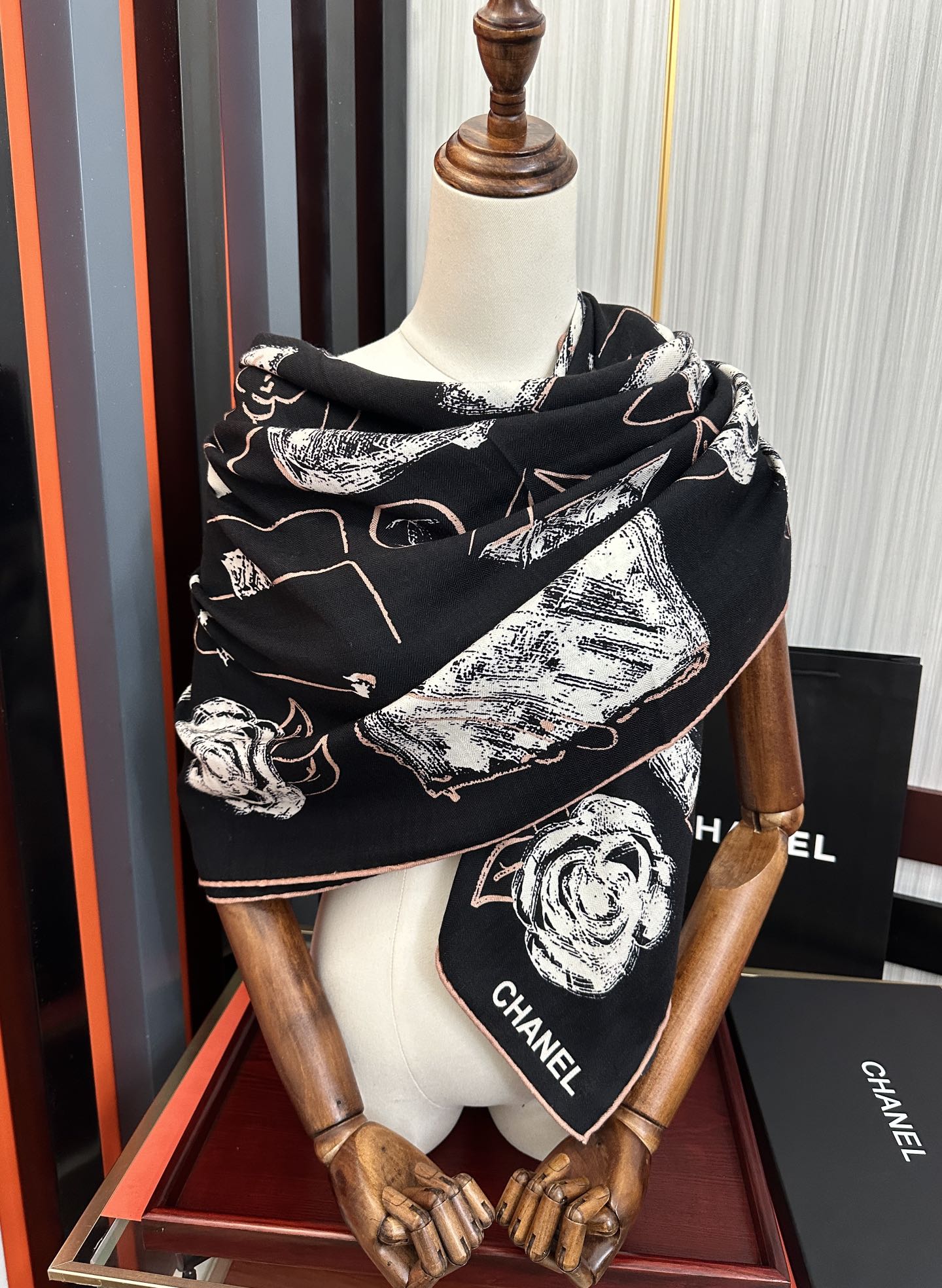 上新❤️2025 香奈儿 太美了 【双面同色】[發]经典茶花帽子🎩设计优雅风[礼物]~气质到骨子里[色]