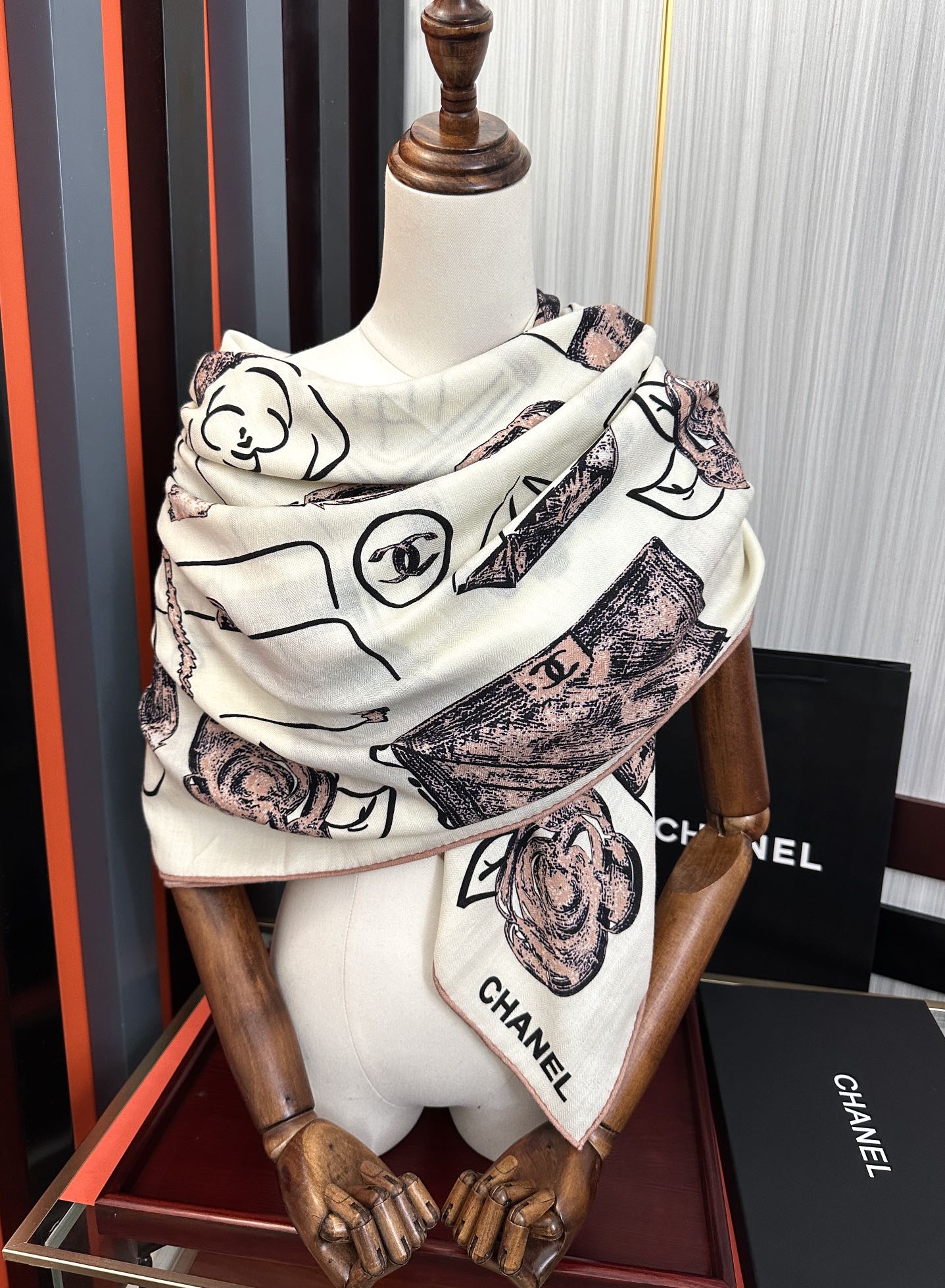 上新❤️2025 香奈儿 太美了 【双面同色】[發]经典茶花帽子🎩设计优雅风[礼物]~气质到骨子里[色]