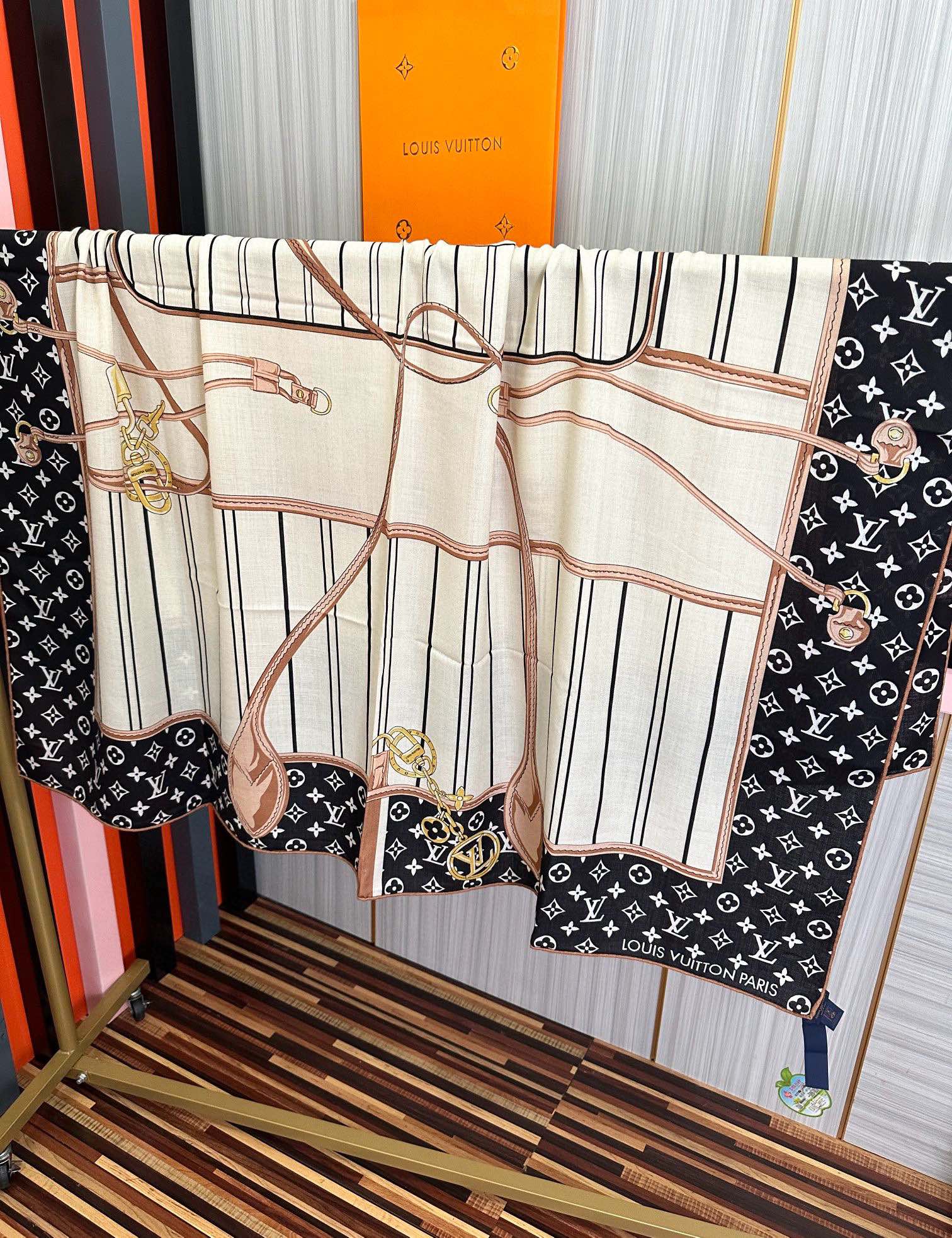 新款❤️LV 2025【双面同色】经典优雅[礼物]~气质到骨子里[色]新一季的面料超高级，真心超级柔软，