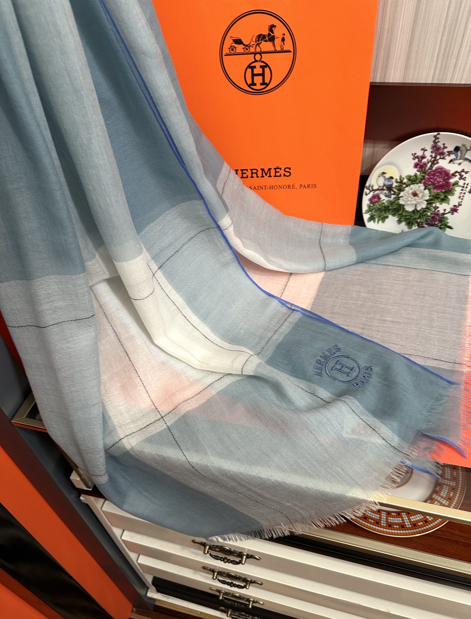 。爱马士🧣2025 太美了[庆祝]万众瞩目经典版到货🎆最优质的年轻设计师推出的最新概念👓搭配调色纱染再色