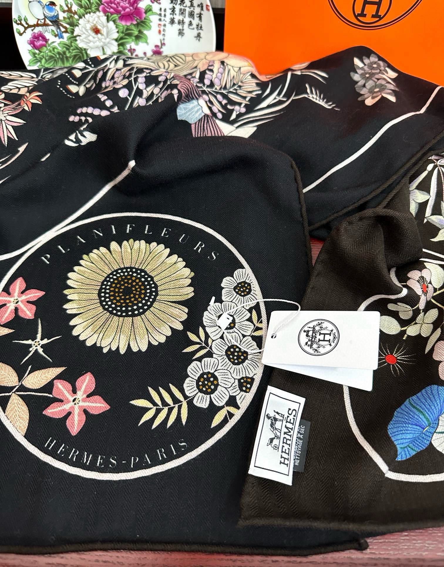 上新❤️爱马仕2025 经典优雅[礼物]~气质到骨子里[色]新一季的面料超高级，真心超级柔软，丝丝顺滑[